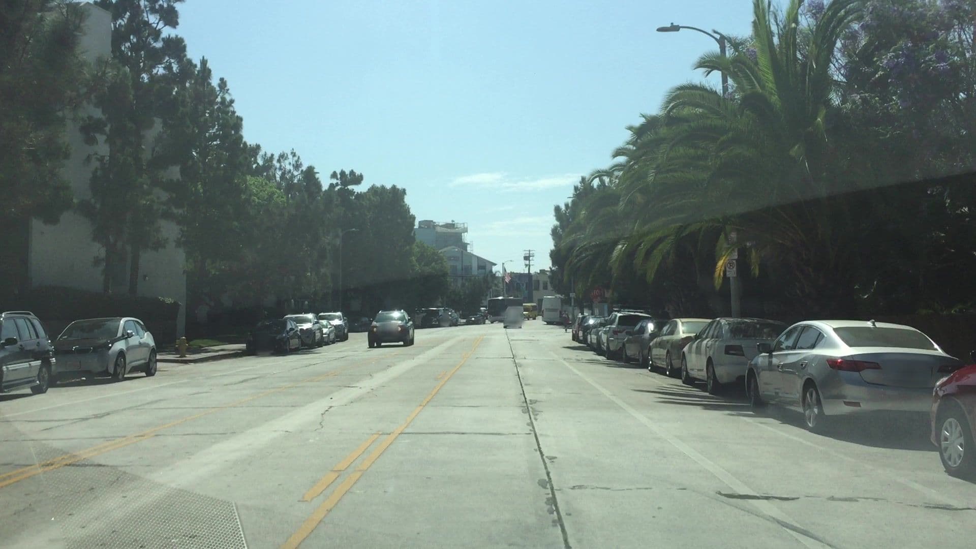 Street view near Venice Beachwood by RedAwning, Venice — © lvl5 (CC BY-SA · Mapillary)