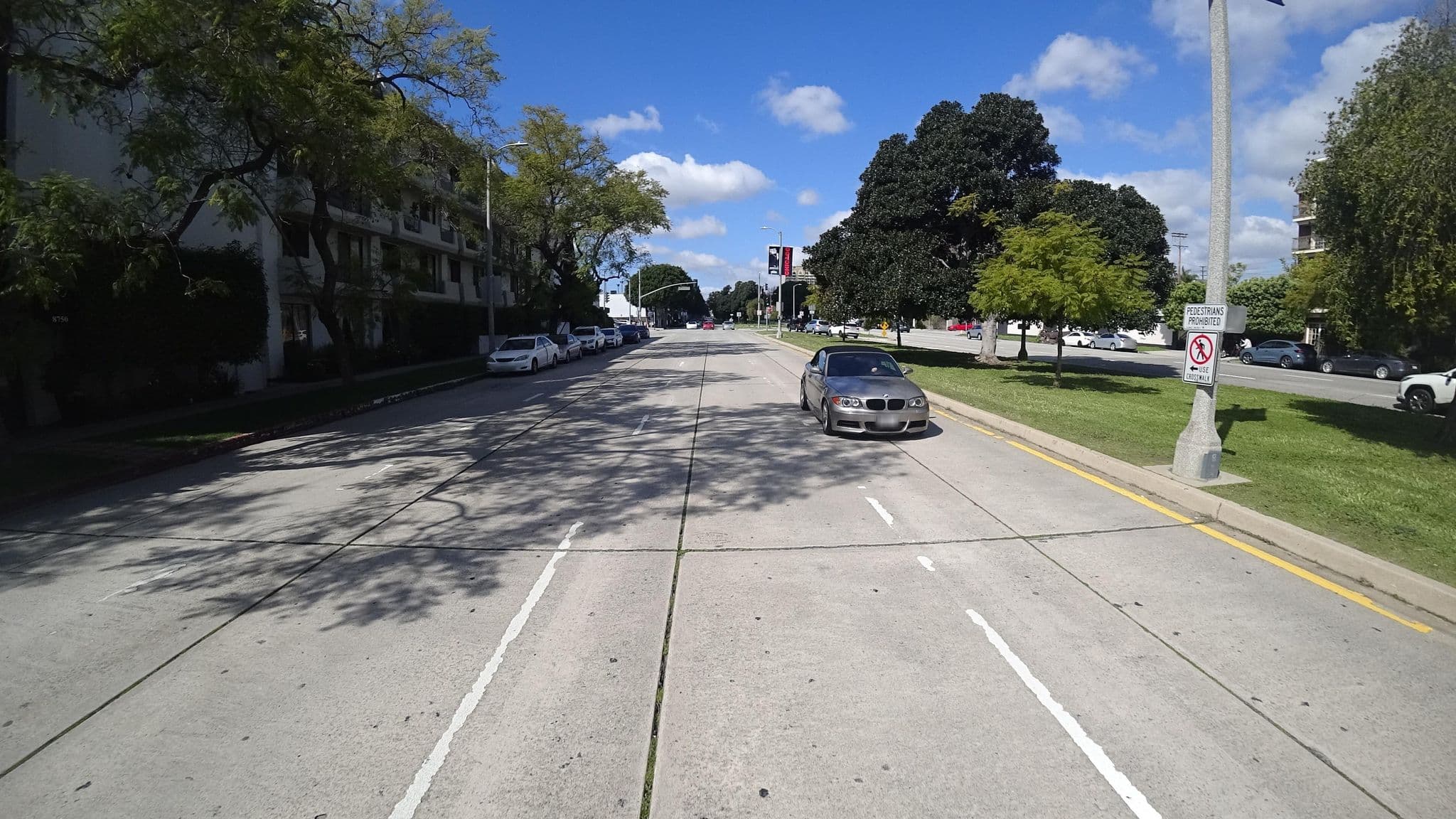 Street view near Mainstay Suites, Beverly Hills — © marker_geo (CC BY-SA · Mapillary)