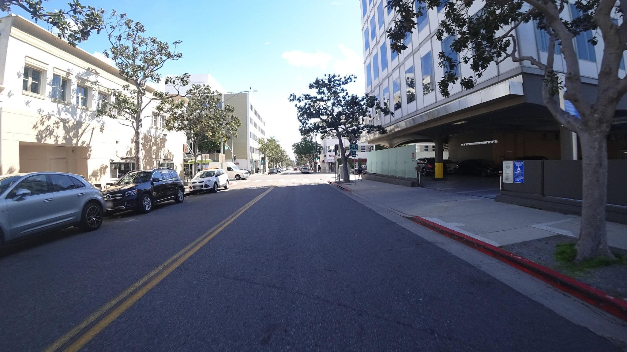 Street view near Worldwide Vacation Rental, Beverly Hills — © marker_geo (CC BY-SA · Mapillary)