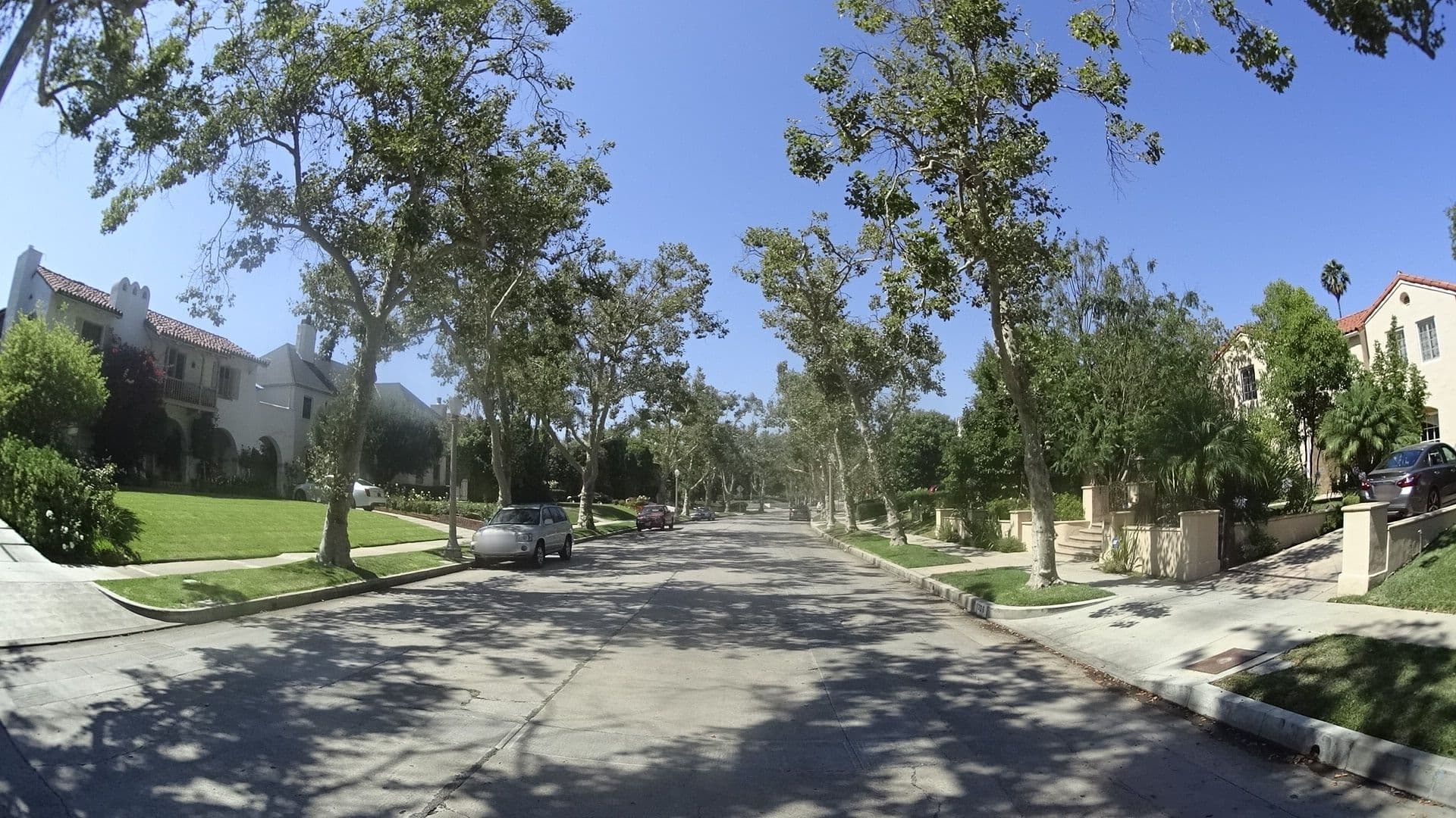 Street view near The McCadden Arms, Larchmont — © mly_la (CC BY-SA · Mapillary)