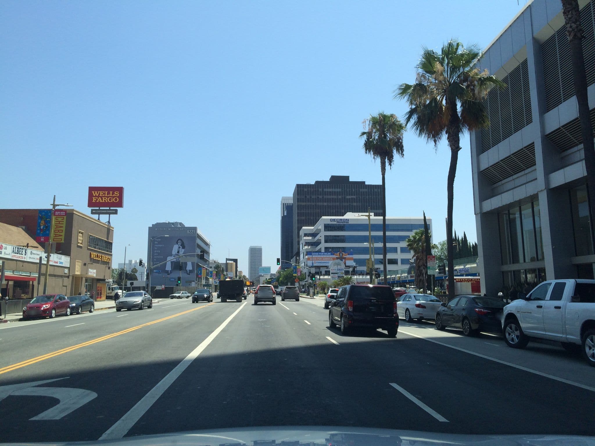 Street view near The Hotel Wilshire, Mid-City — © mapkin (CC BY-SA · Mapillary)