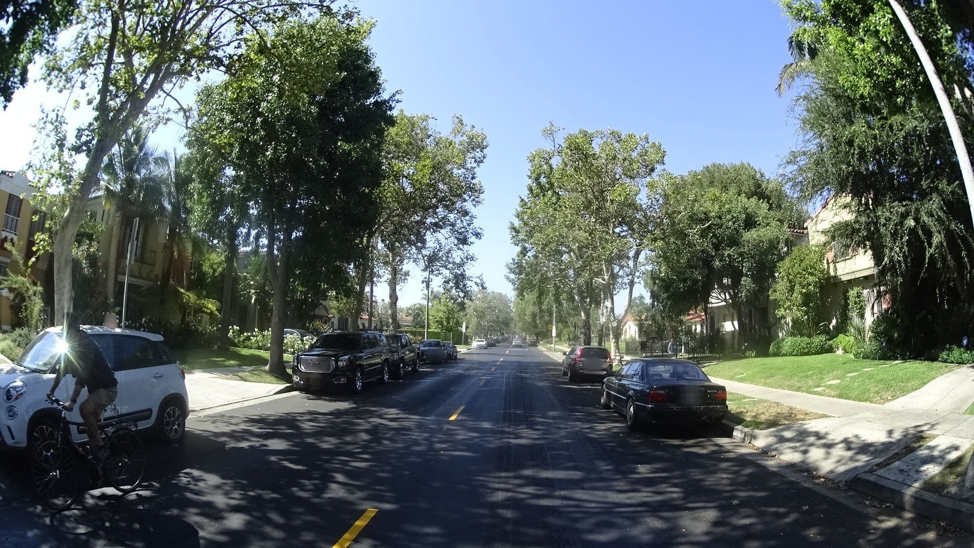 Street view near Park Plaza Lodge Room 205, Larchmont — © mly_la (CC BY-SA · Mapillary)