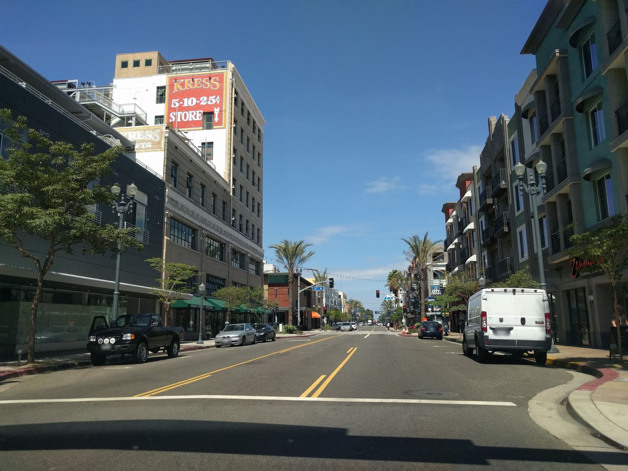 Street view near Pine Avenue, Long Beach — © mly_lax03 (CC BY-SA · Mapillary)