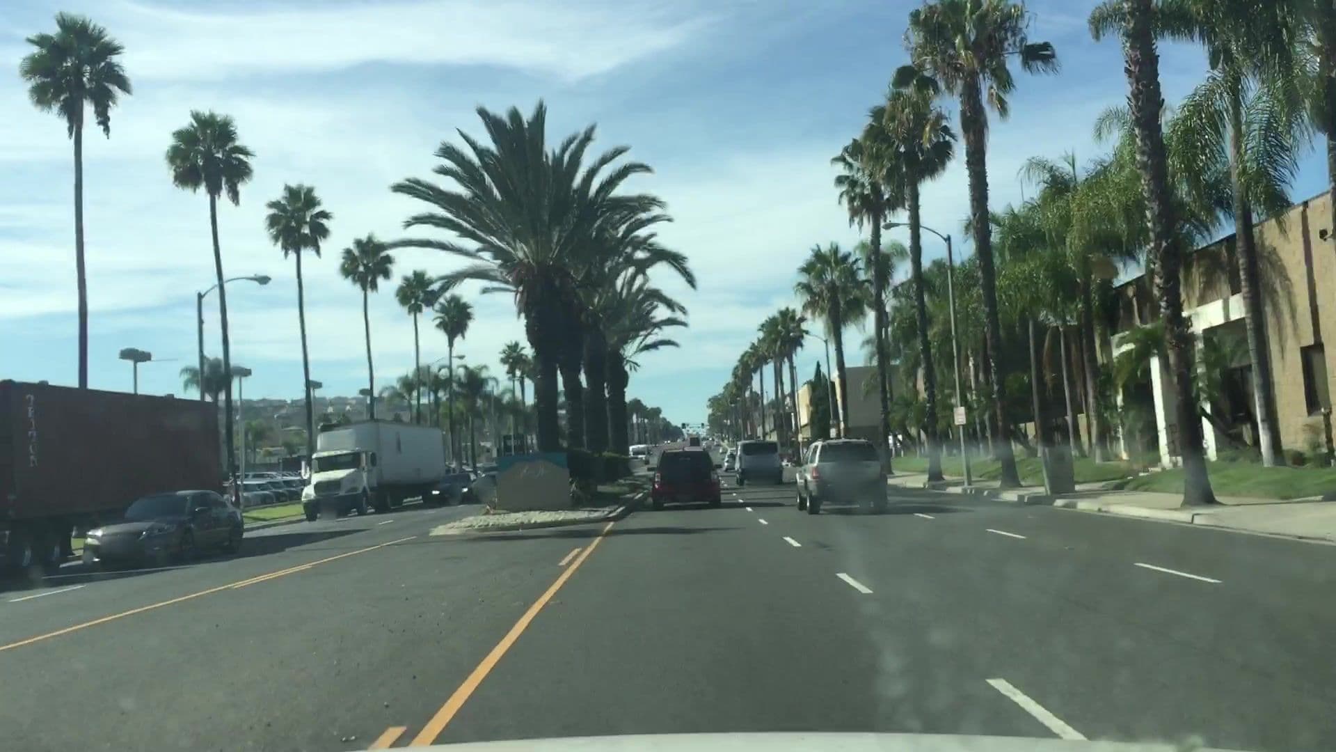 Street view near Resort Parks International, Signal Hill — © lvl5 (CC BY-SA · Mapillary)