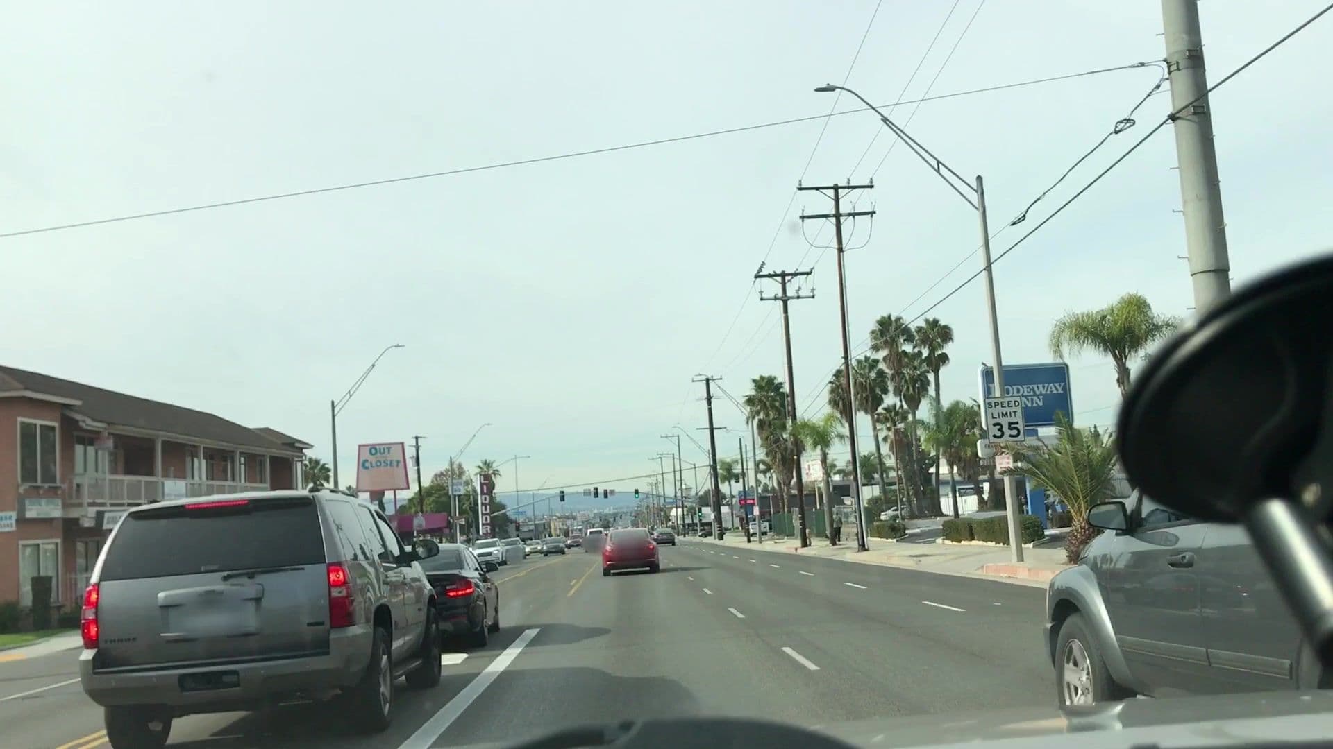 Street view near Rodeway Inn, Signal Hill — © lvl5 (CC BY-SA · Mapillary)
