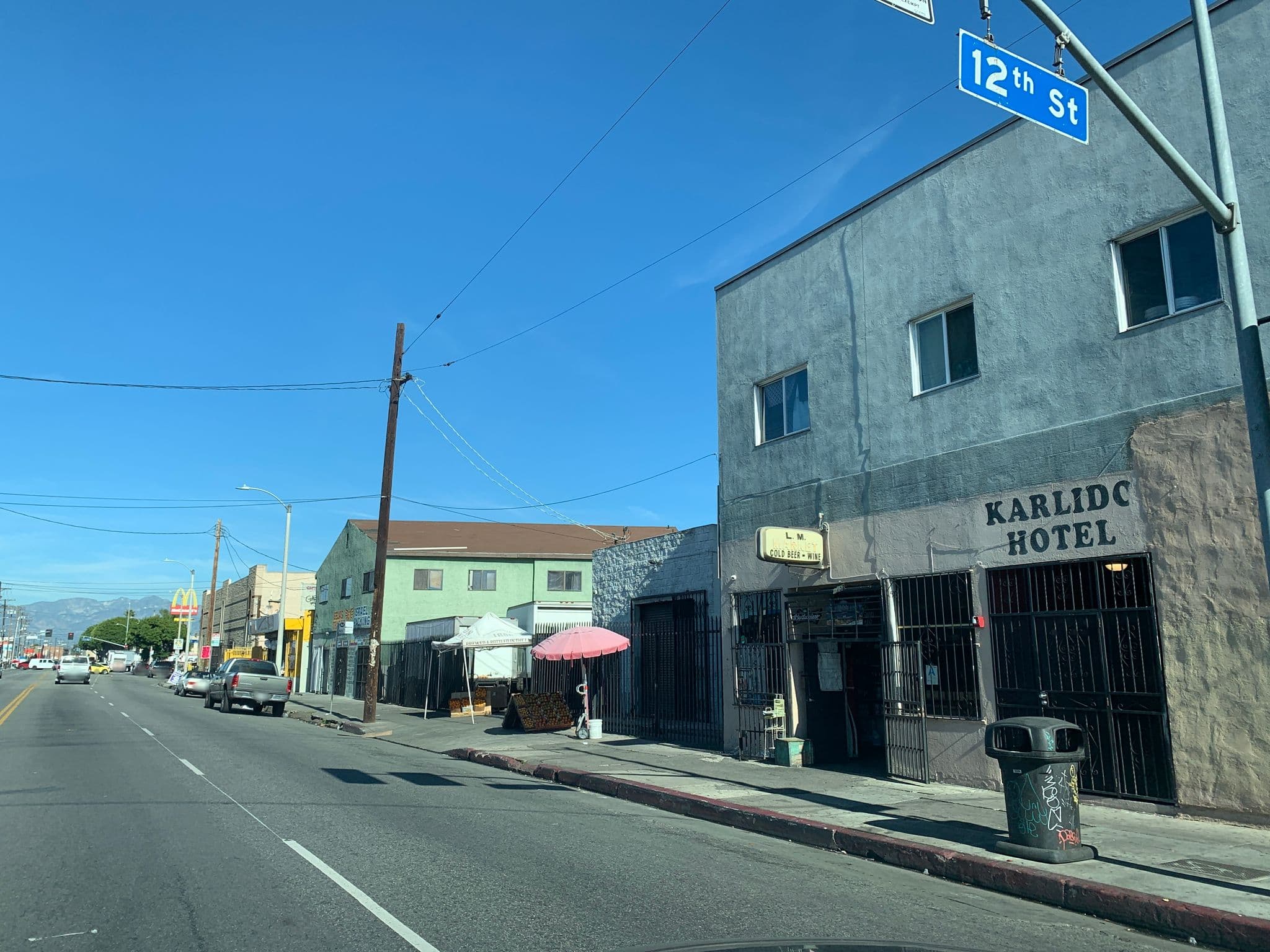 Street view near Karlido Hotel, Los Angeles — © turne514 (CC BY-SA · Mapillary)