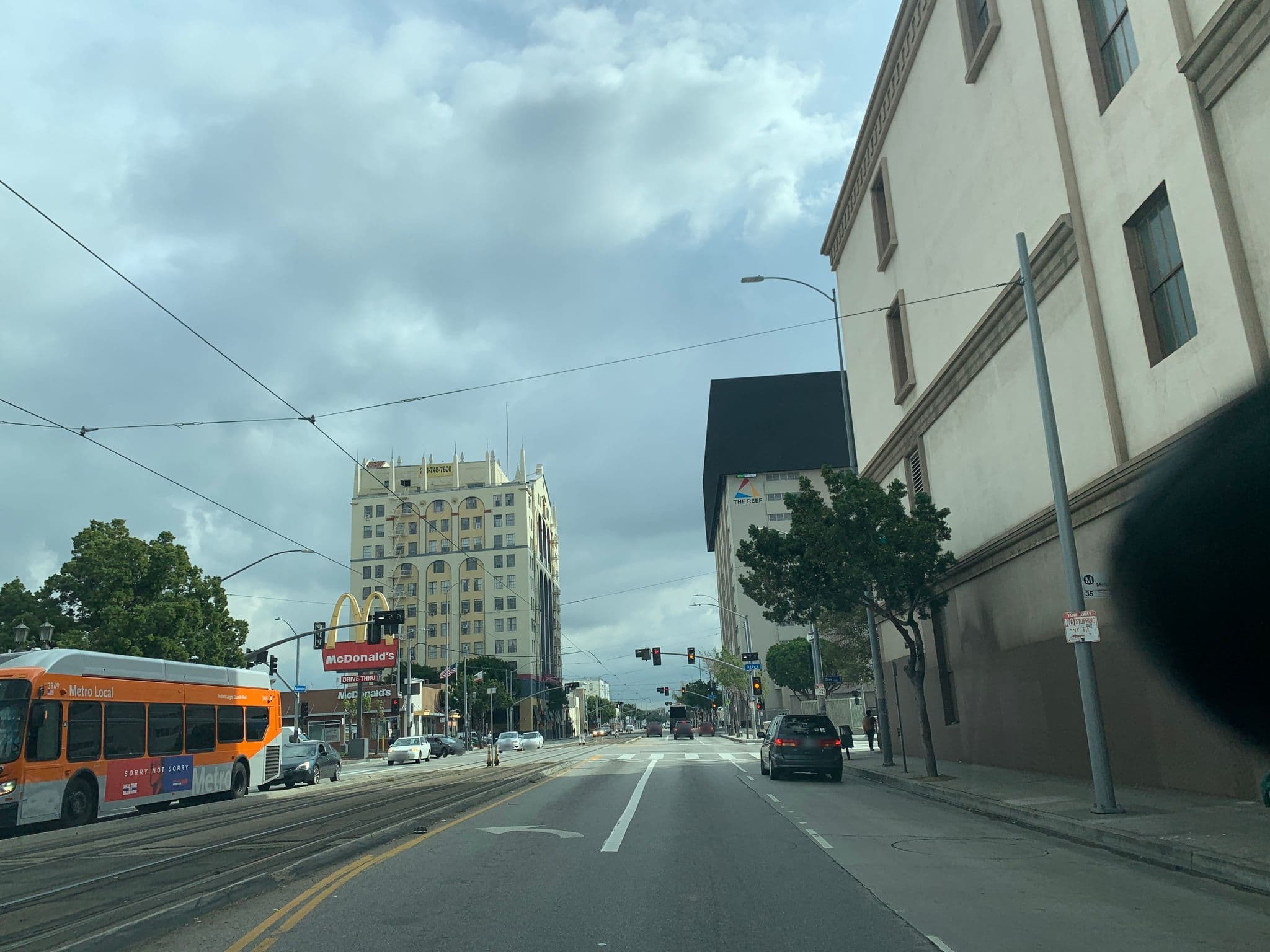 Street view near School Heading, Los Angeles — © turne514 (CC BY-SA · Mapillary)