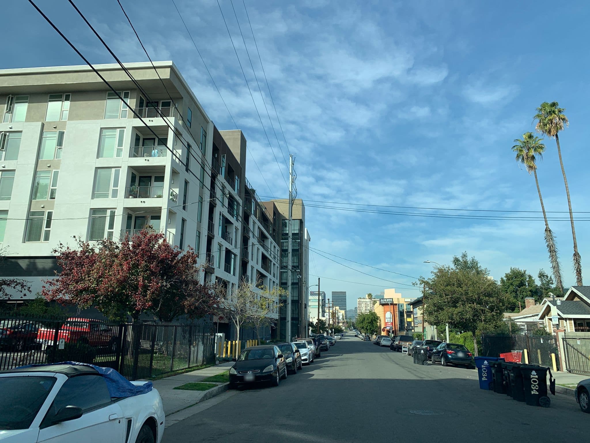 Street view near hostel 1030 Ardmore, Koreatown — © turne514 (CC BY-SA · Mapillary)