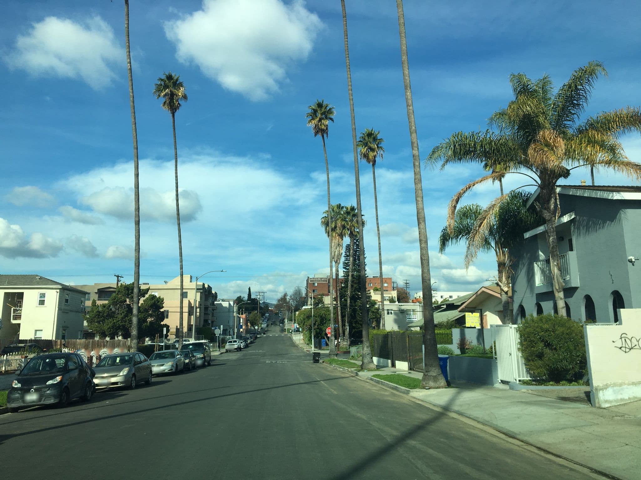Street view near Mariposa Villa, Larchmont — © cfwarren3 (CC BY-SA · Mapillary)