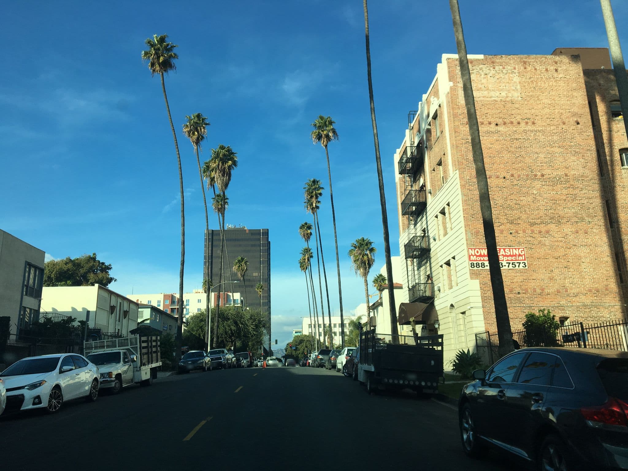 Street view near Ryan's Hostel, Koreatown — © cfwarren3 (CC BY-SA · Mapillary)