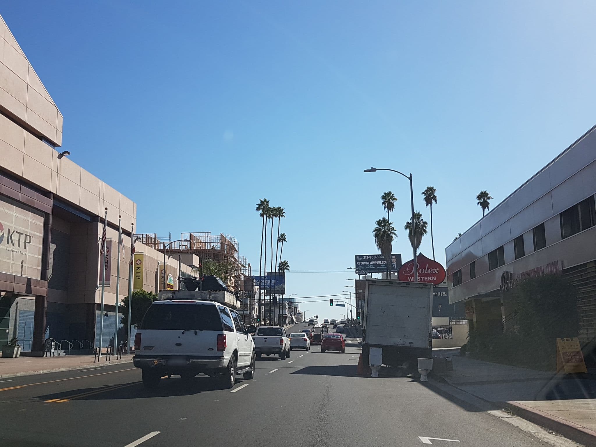 Street view near La Spatel, Koreatown — © jopparn (CC BY-SA · Mapillary)