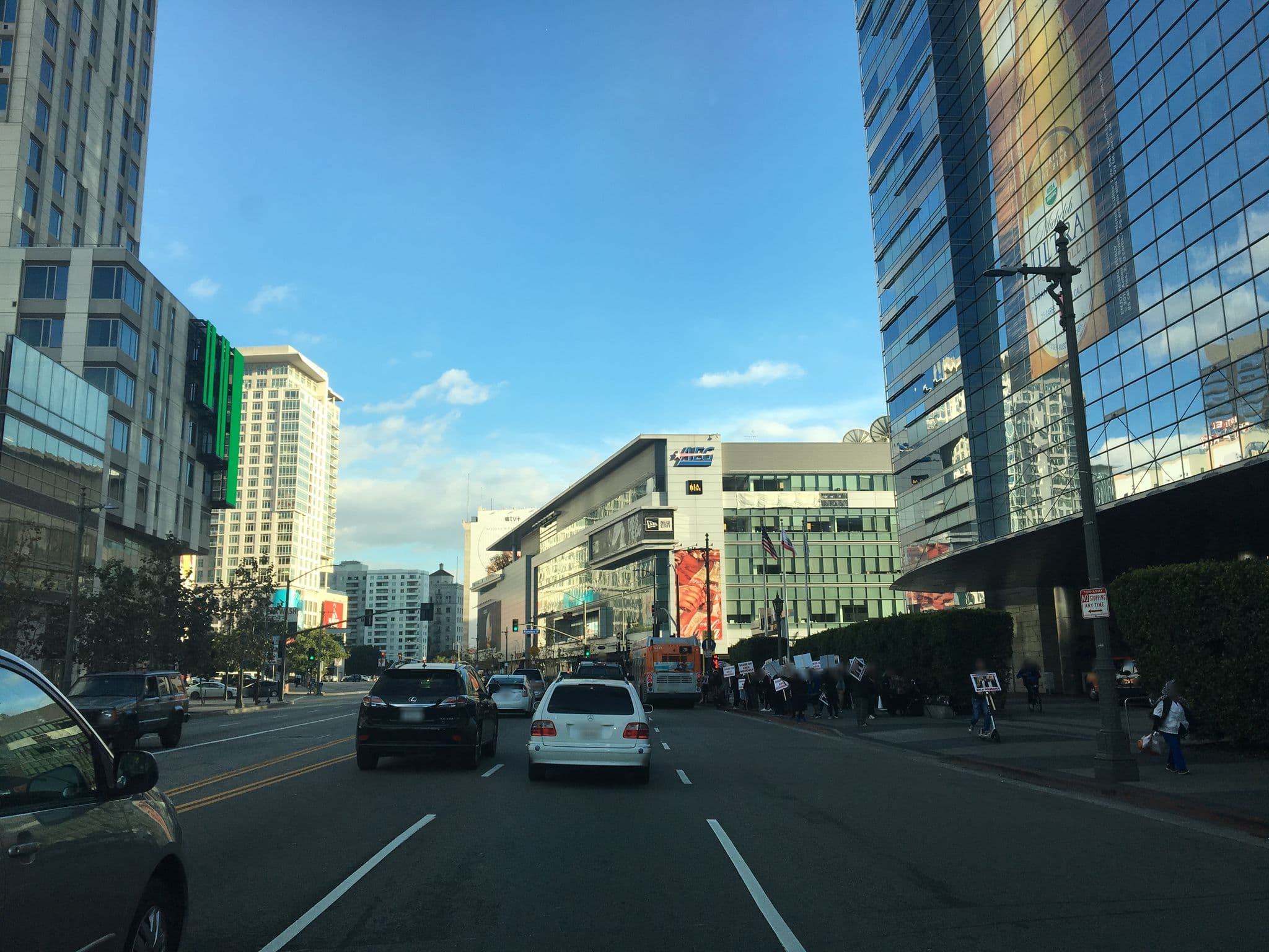 Street view near Jw Marriot Olympic 1, Los Angeles — © cfwarren3 (CC BY-SA · Mapillary)