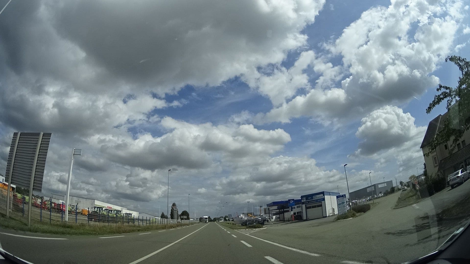 Street view near Ibis Budget, Bonchamp-lès-Laval — © panieravide (CC BY-SA · Mapillary)
