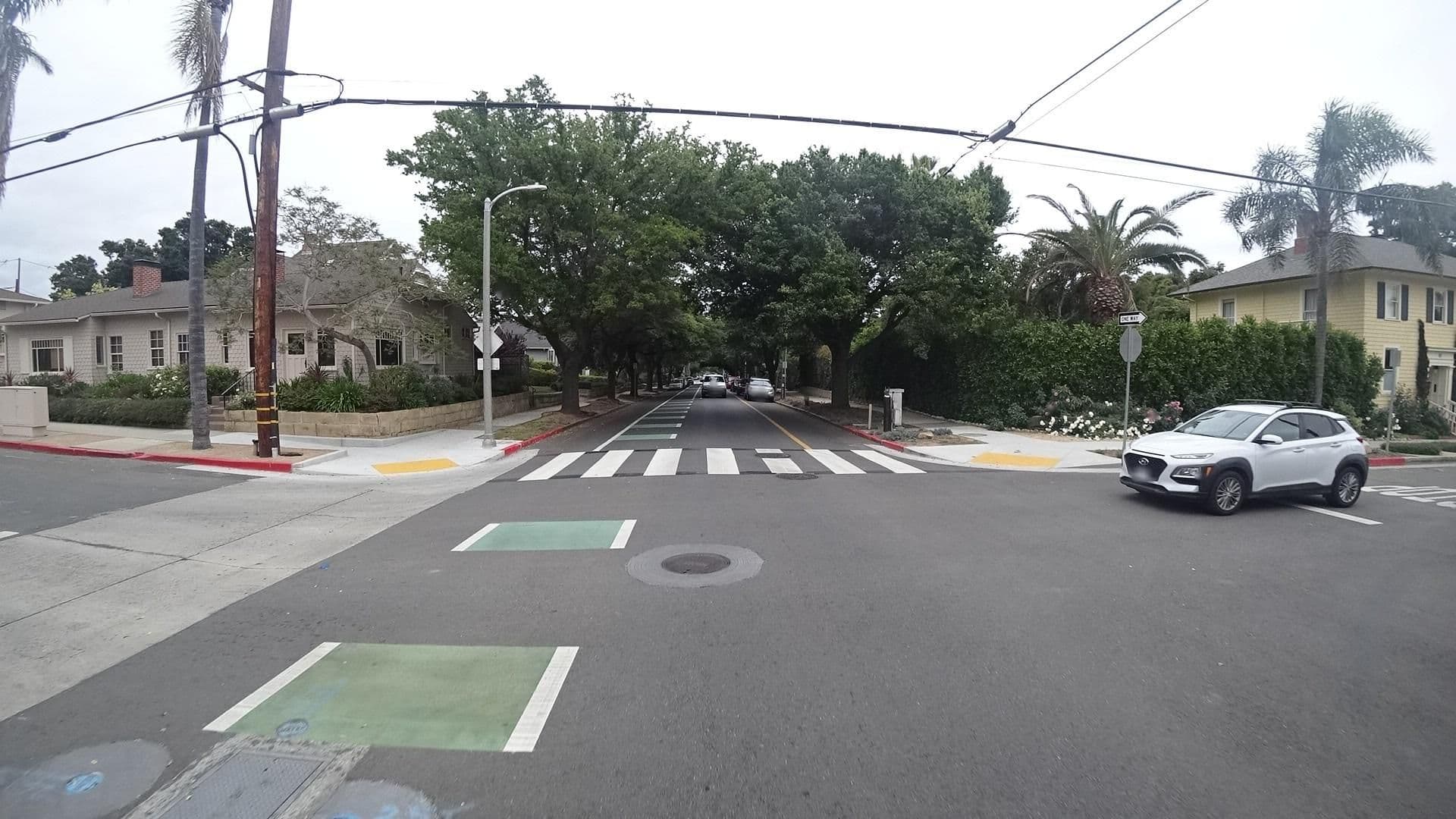 Street view near Bayberry Inn Bed and Breakfast, Santa Barbara — © marker_geo (CC BY-SA · Mapillary)