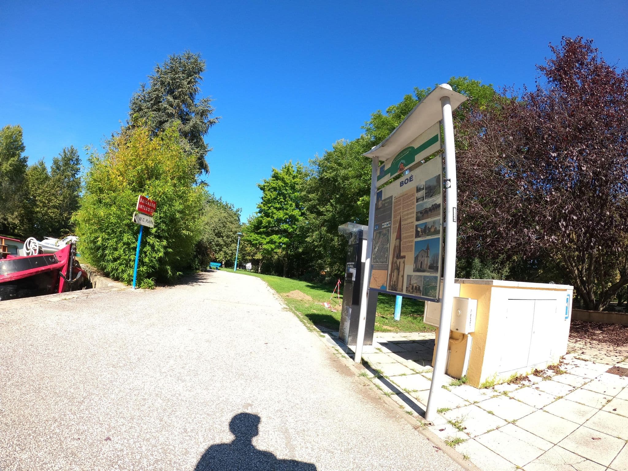 Street view near Halte nautique de Boé, Bon-Encontre — © masterofnoroad (CC BY-SA · Mapillary)