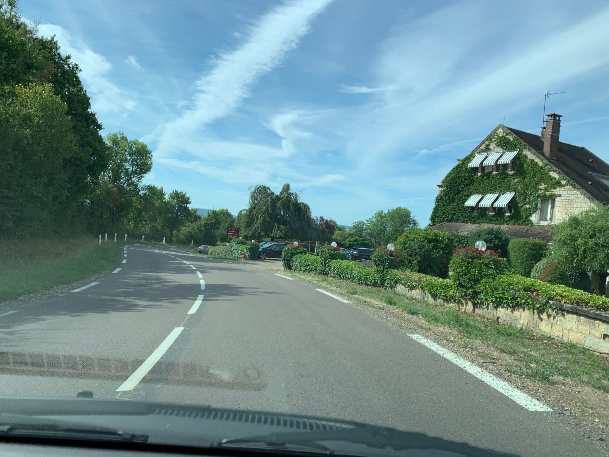 Street view near Crispol, Avallon — © jitenshaniko (CC BY-SA · Mapillary)