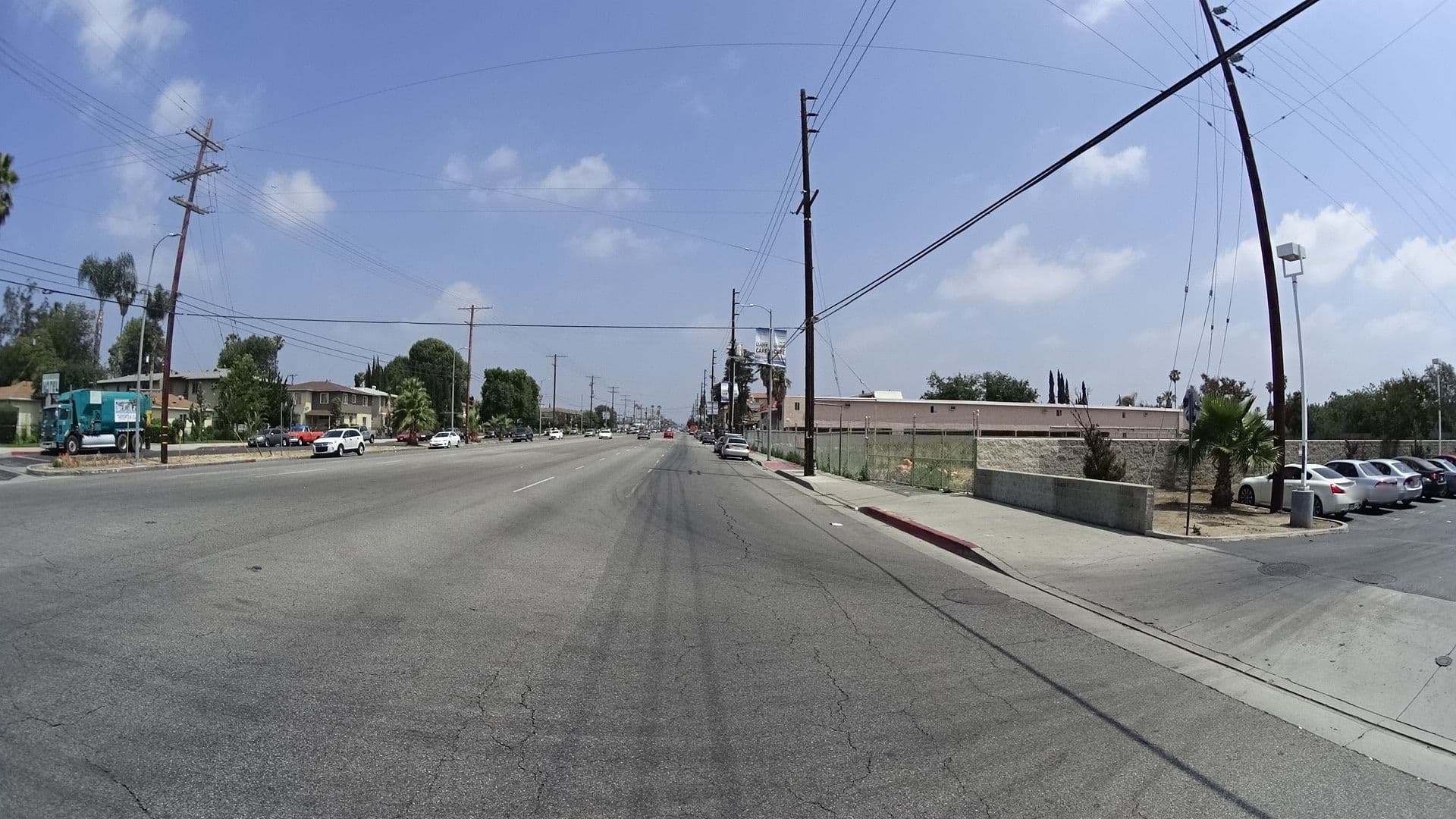 Street view near Voyager Motor Inn, Van Nuys — © mly_la (CC BY-SA · Mapillary)