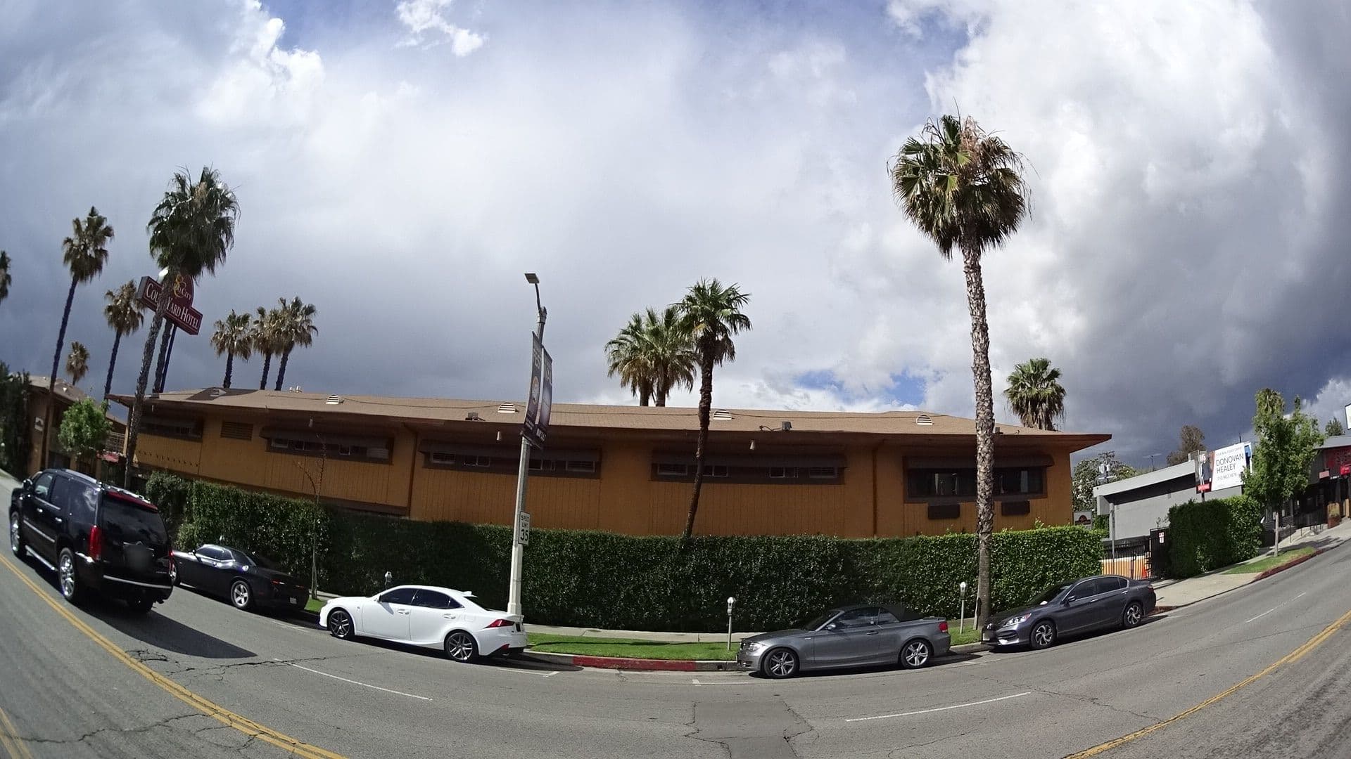 Street view near Güvens Arkadaş Grubu, Studio City — © mly_la (CC BY-SA · Mapillary)