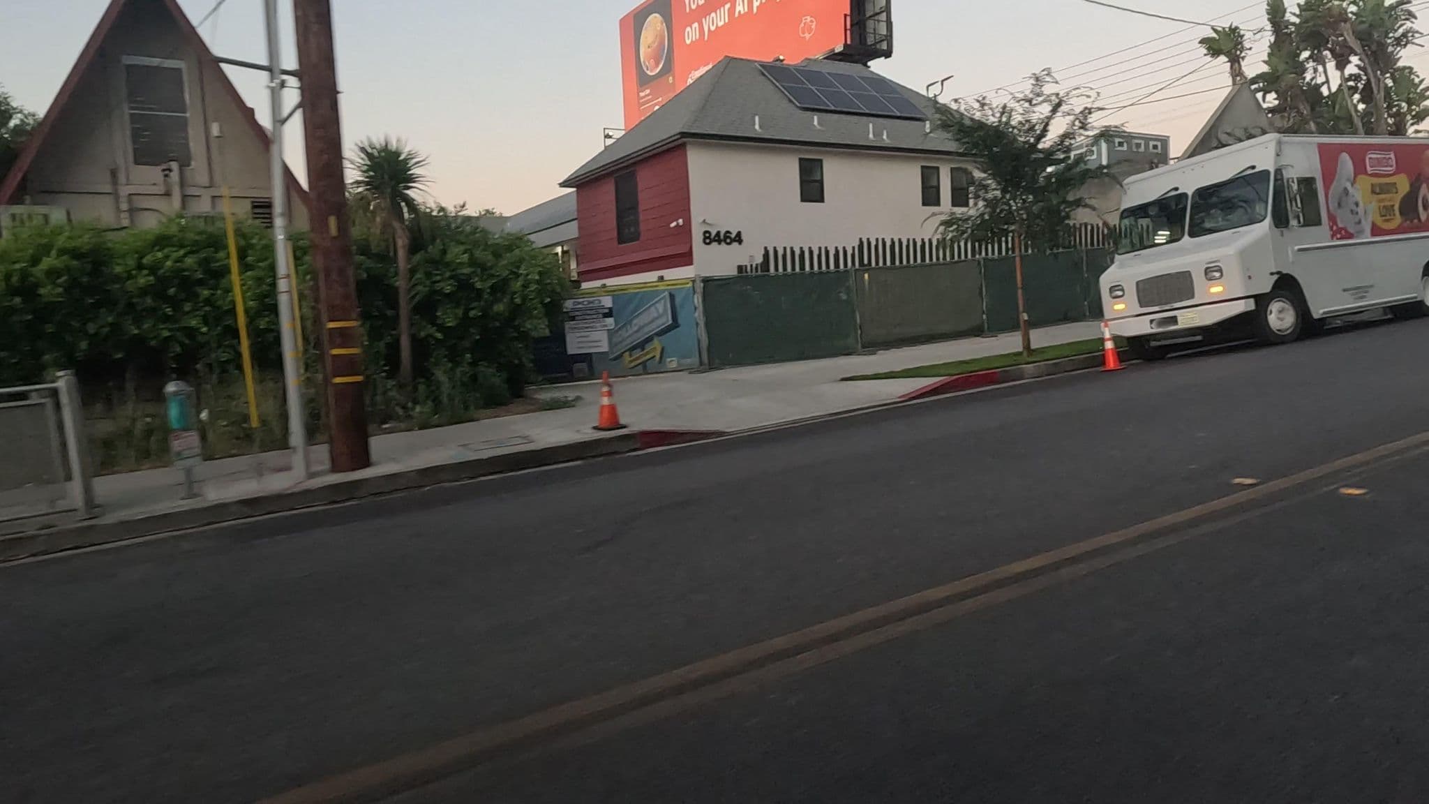 Street view near Holloway Motel, Beverly Hills — © ebelmudez (CC BY-SA · Mapillary)