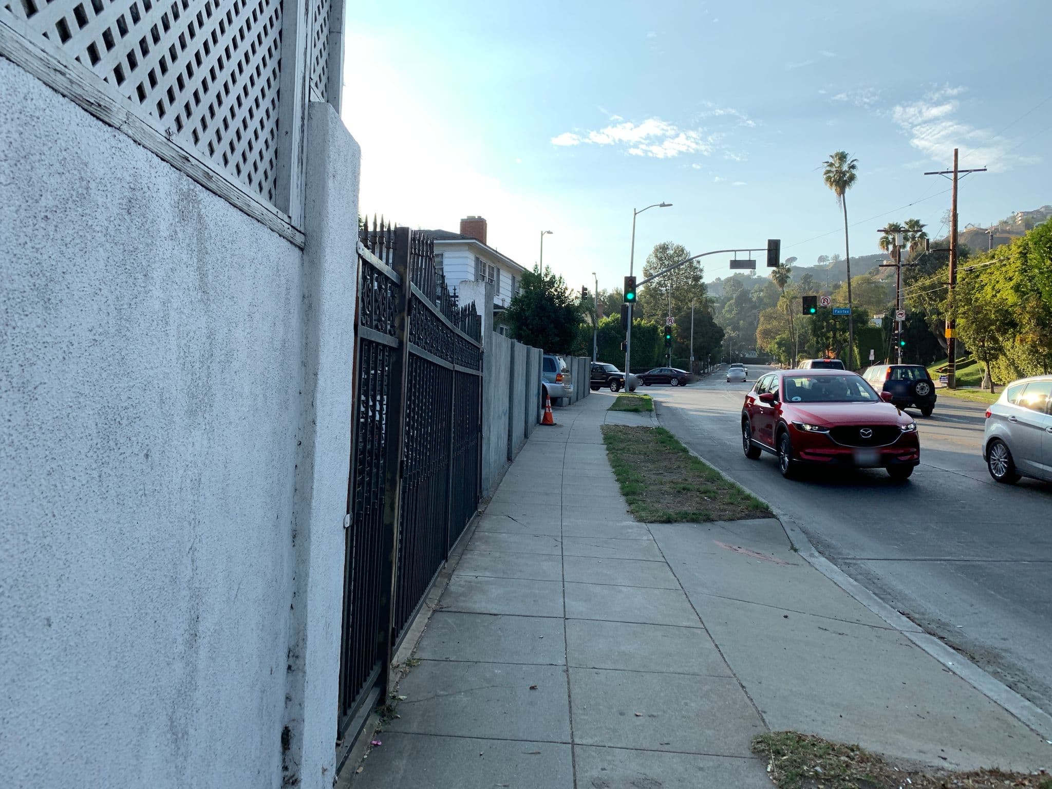 Street view near Hollywood Bed and Breakfast, Hollywood — © gyllen (CC BY-SA · Mapillary)
