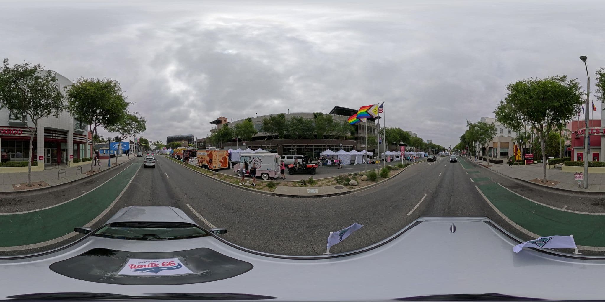 Street view near Ramada Plaza Pool, Beverly Hills — © nthp_gis (CC BY-SA · Mapillary)