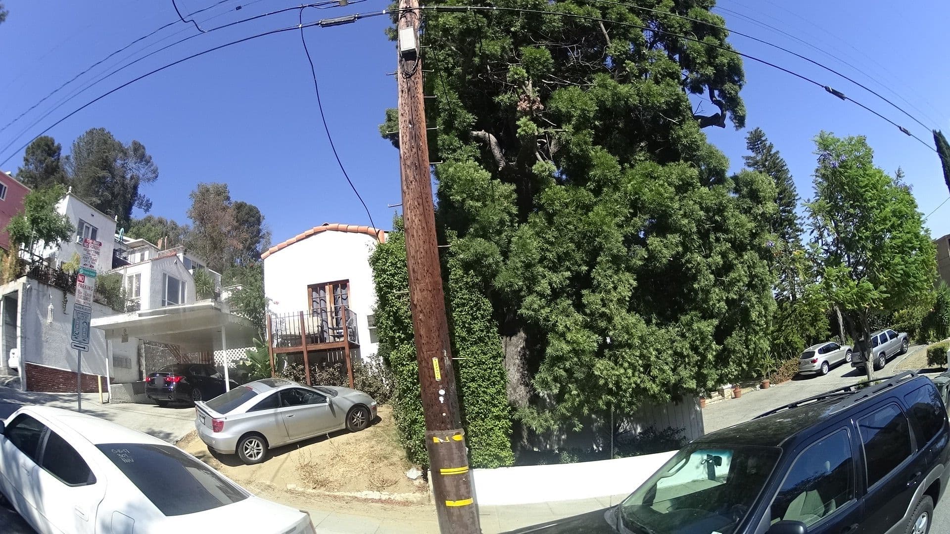 Street view near Huxley, Beverly Hills — © mly_la (CC BY-SA · Mapillary)