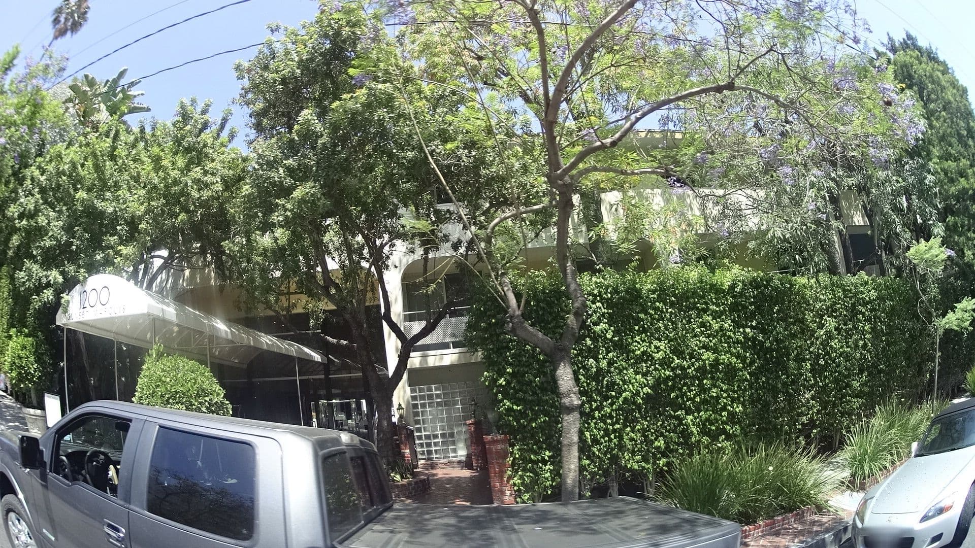 Street view near Sunset Marquis, Beverly Hills — © mly_la (CC BY-SA · Mapillary)