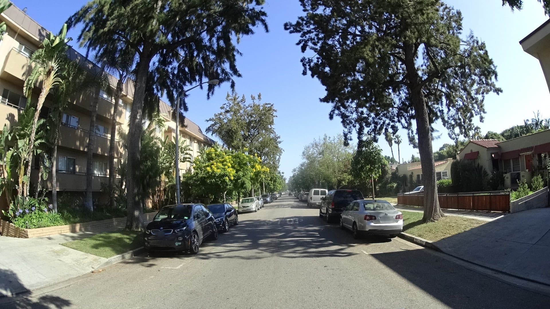 Street view near L-dub's, Beverly Hills — © mly_la (CC BY-SA · Mapillary)