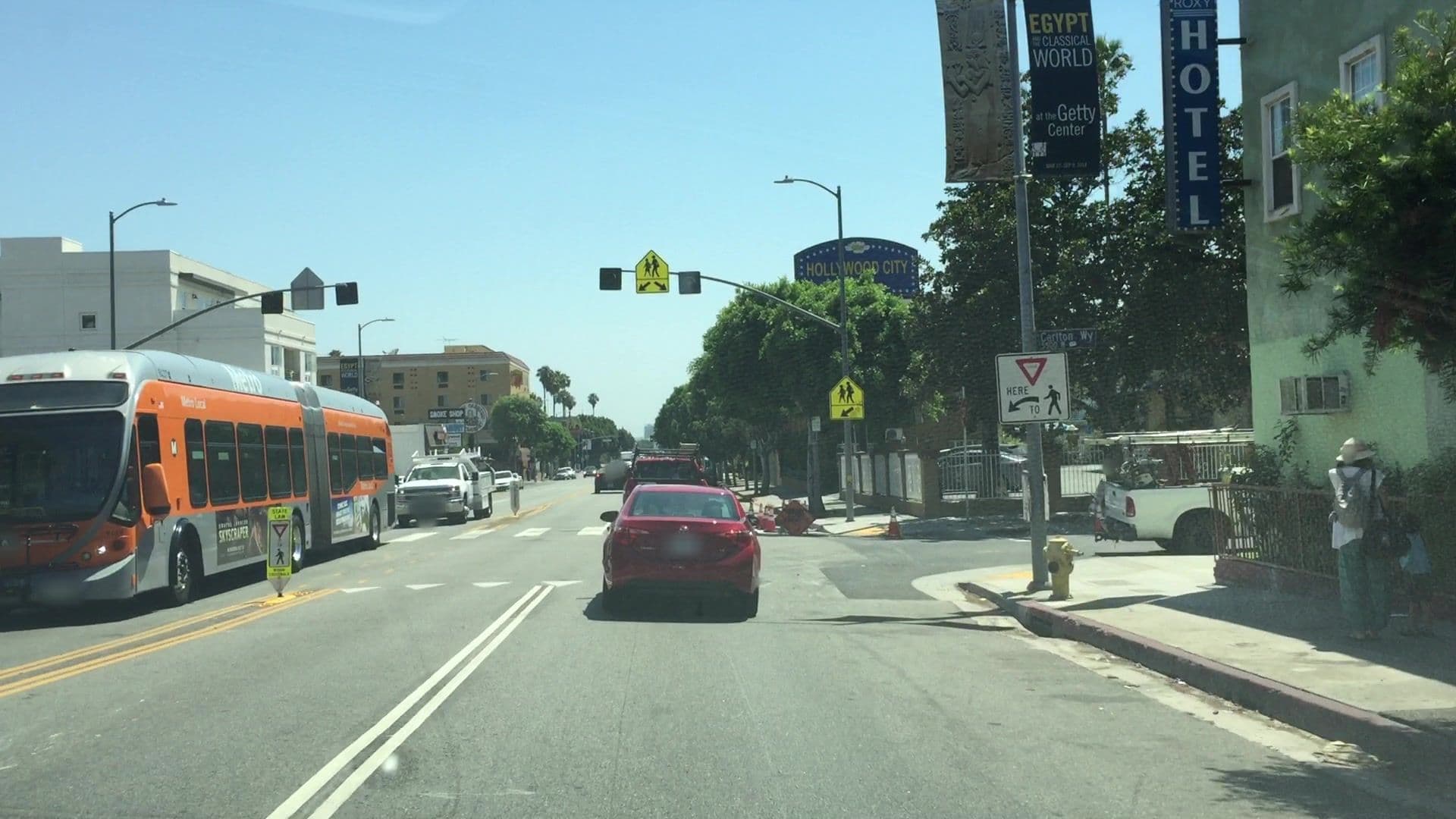 Street view near Hollywood Roxy Hotel, Hollywood — © lvl5 (CC BY-SA · Mapillary)