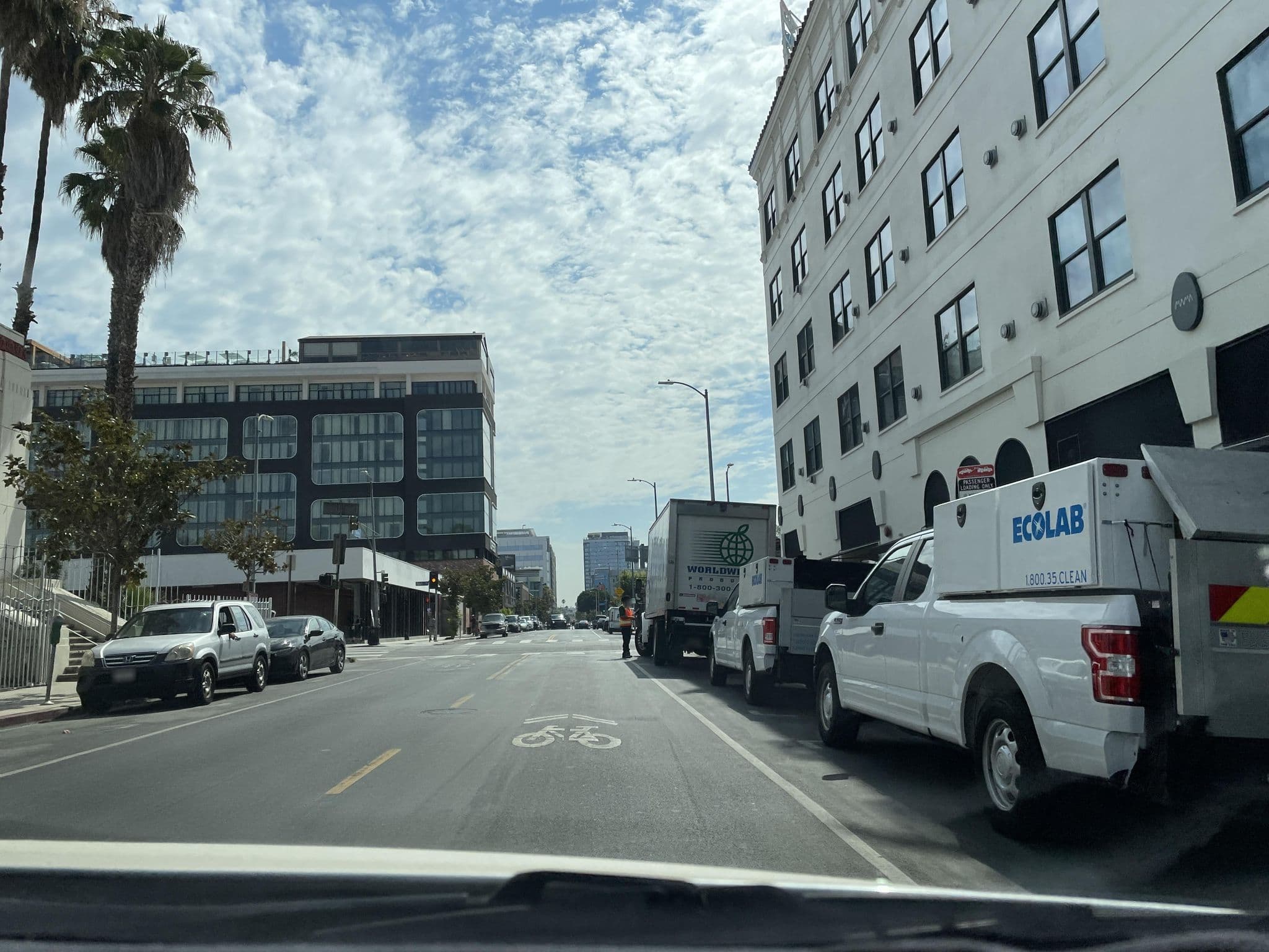 Street view near Mama Shelter, Hollywood — © etunell (CC BY-SA · Mapillary)
