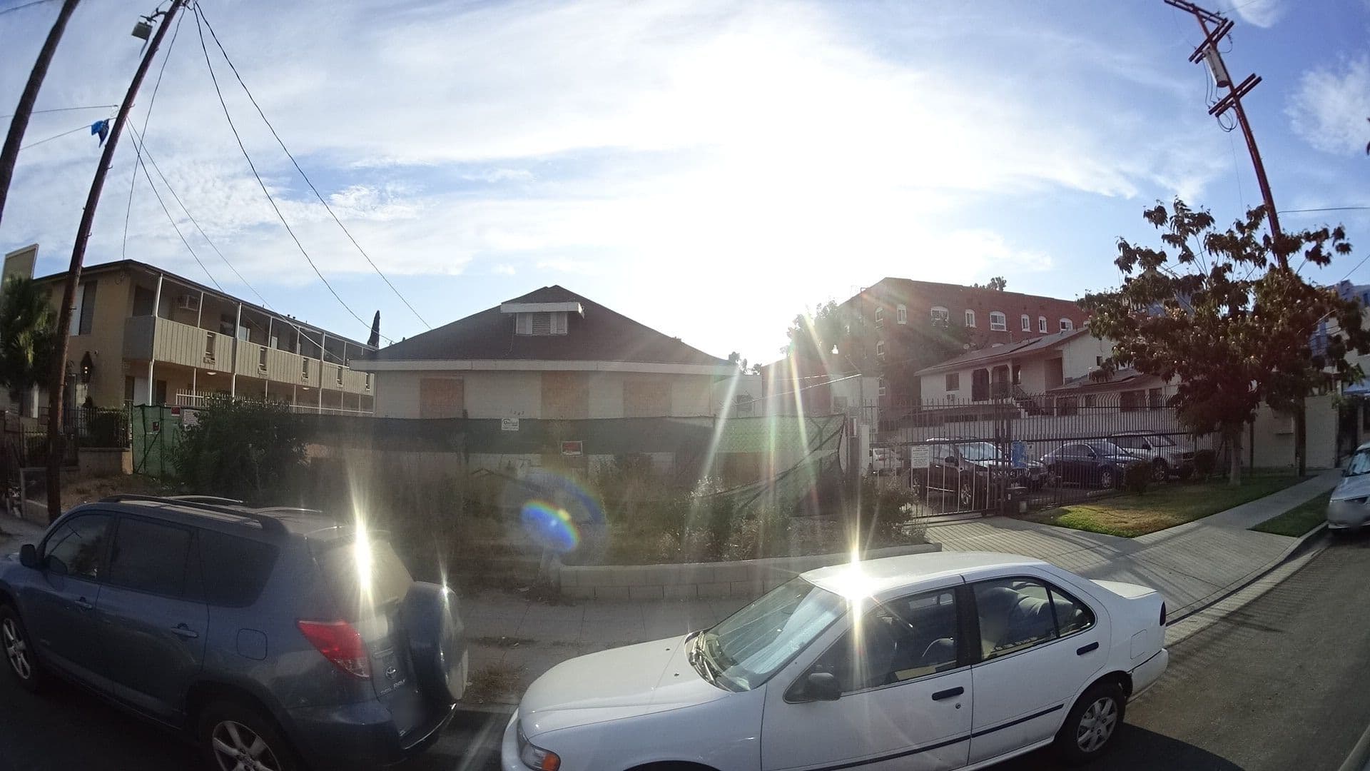 Street view near Kiwi Guest House, Silver Lake — © mly_la (CC BY-SA · Mapillary)