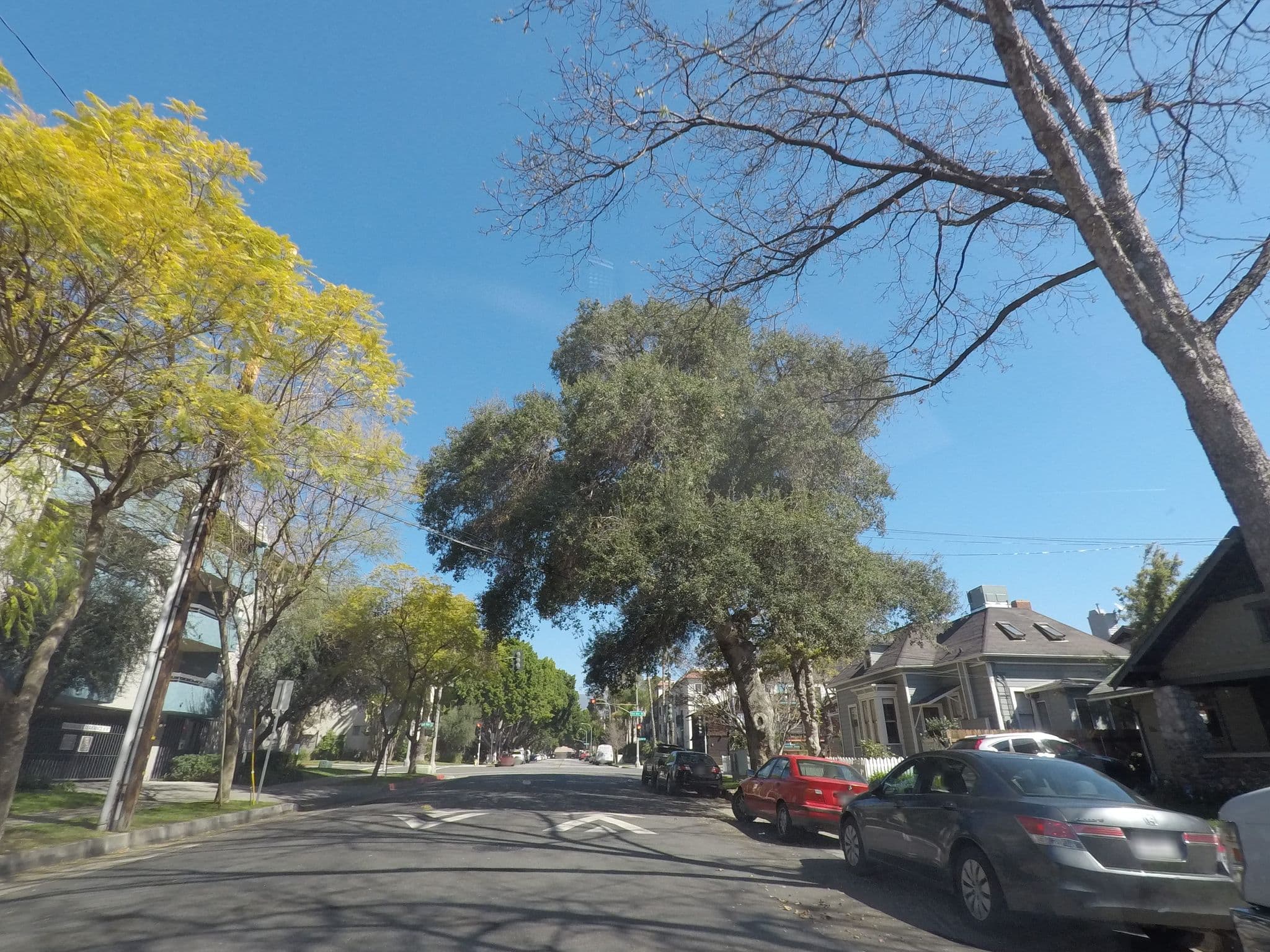 Street view near Oakwood Hotel, South Pasadena — © fta (CC BY-SA · Mapillary)