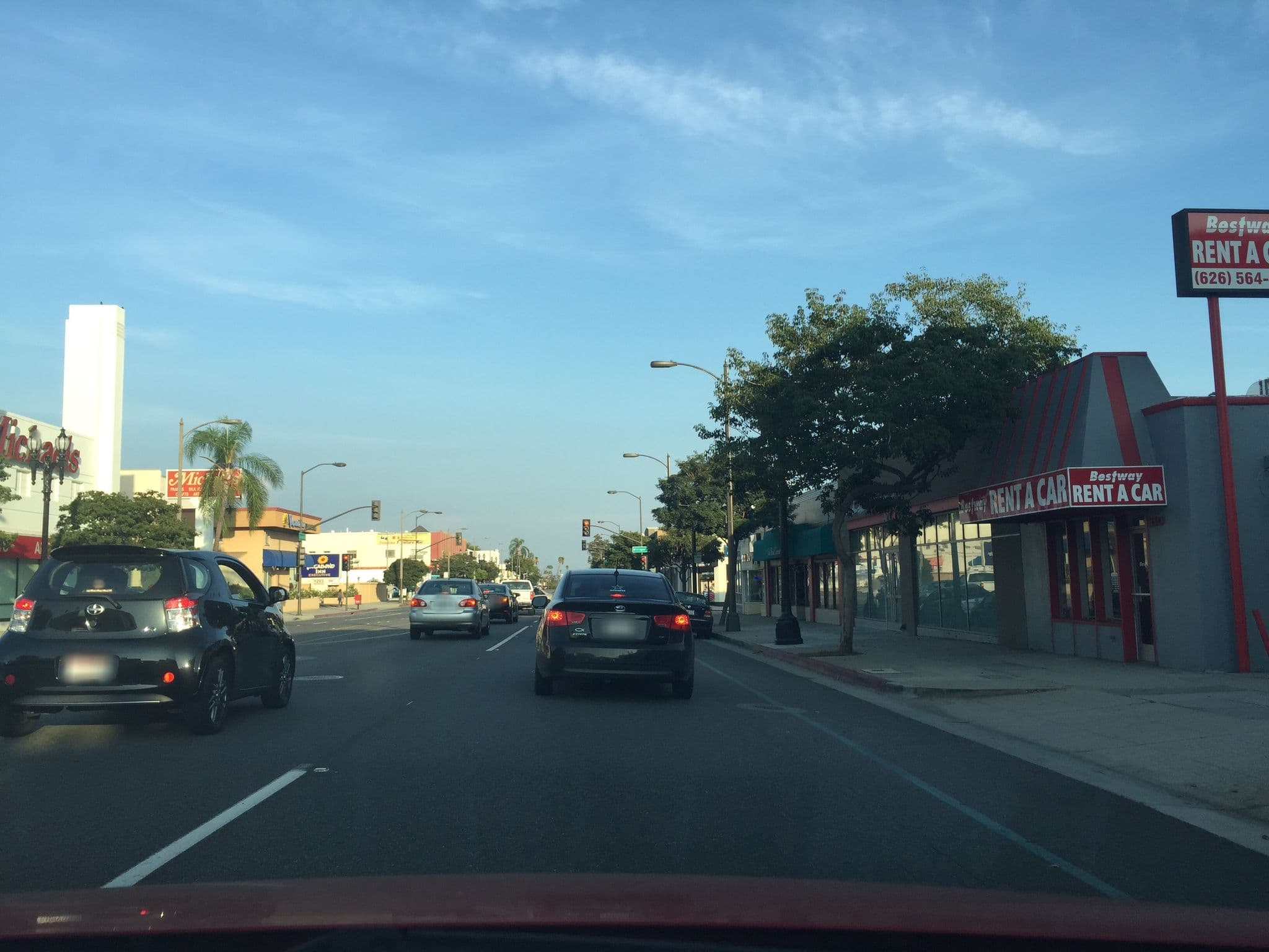 Street view near Crown City Suites, San Marino — © jrhutson (CC BY-SA · Mapillary)