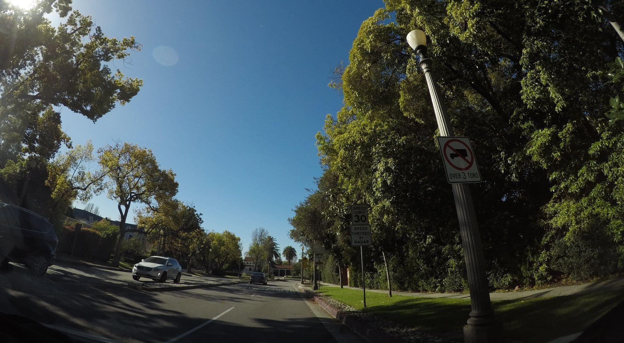 Street view near Bissell House Bed & Breakfast, South Pasadena — © fta (CC BY-SA · Mapillary)