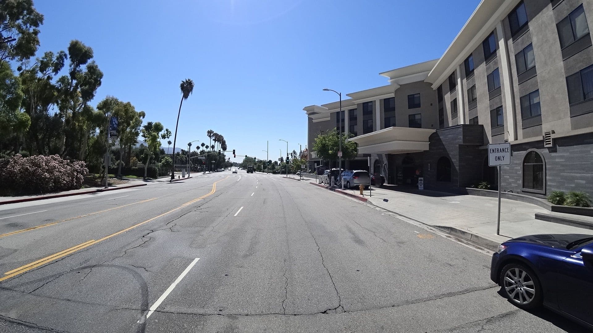 Street view near Hampton Inn Fitness Room, Burbank — © marker_geo (CC BY-SA · Mapillary)