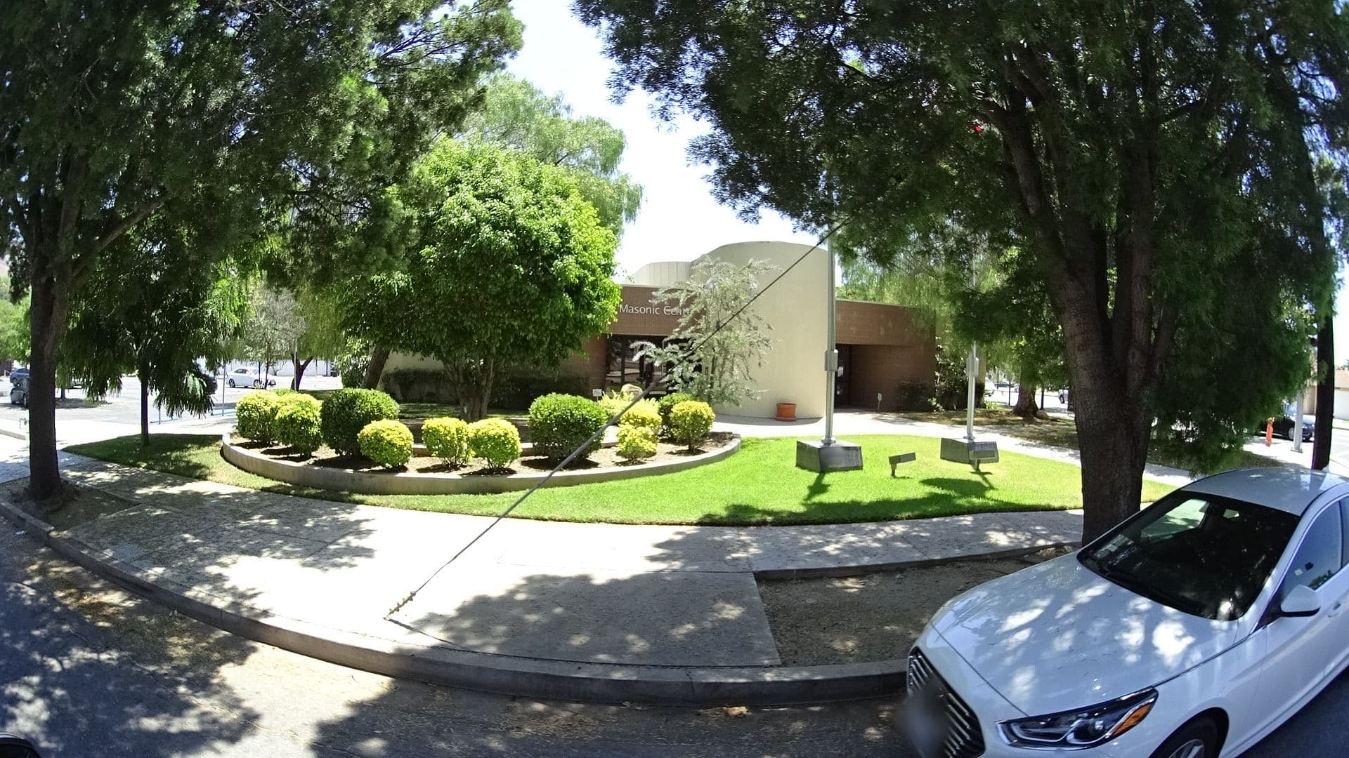 Street view near Burbank Masonic Lodge No. 406, Burbank — © marker_geo (CC BY-SA · Mapillary)