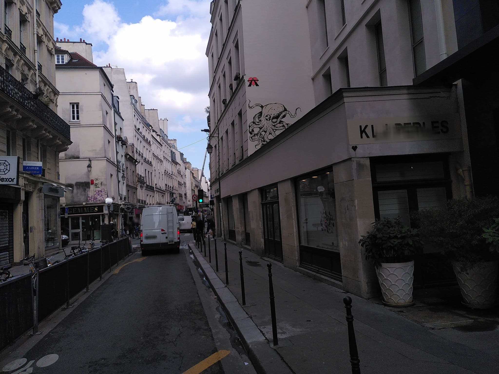 Street view near Sinner, Paris 03 Temple — © britze (CC BY-SA · Mapillary)