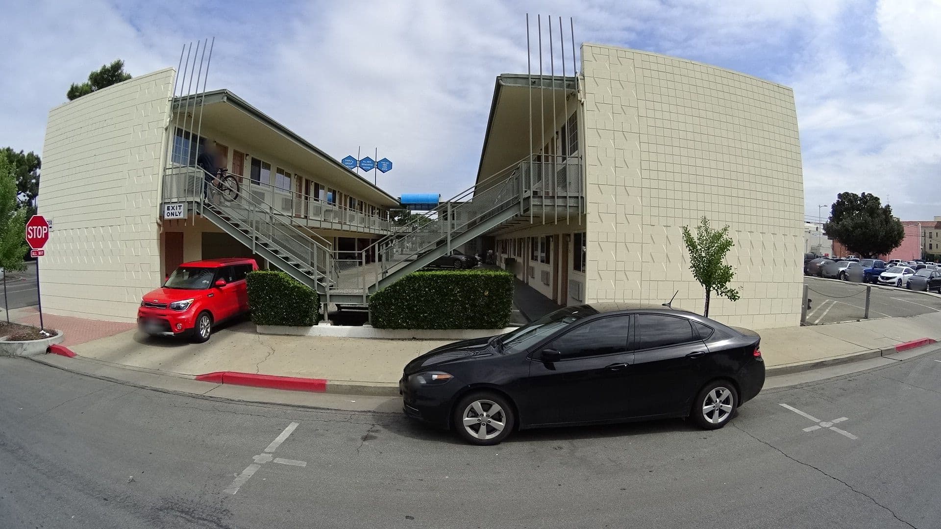 Street view near Choice Hotels, Hanford — © marker_geo (CC BY-SA · Mapillary)