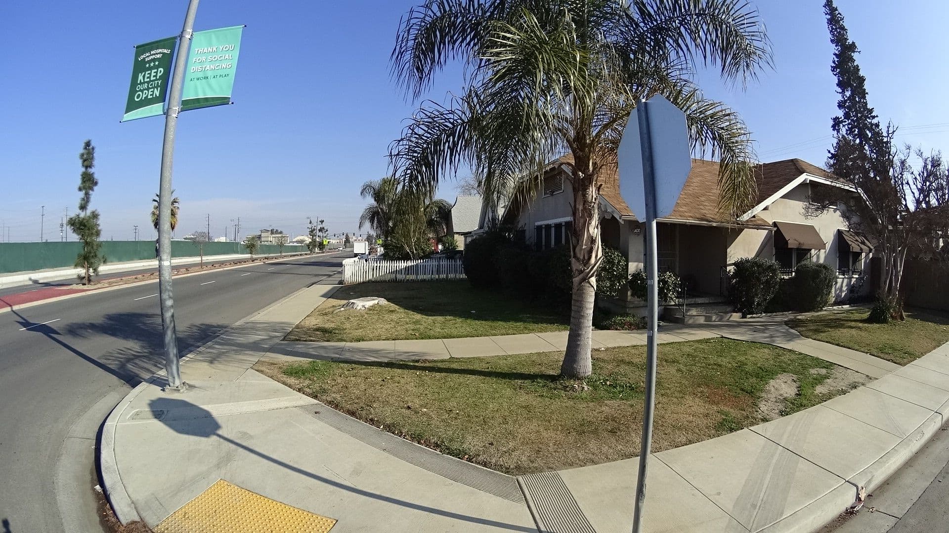 Street view near Black Bear Diner, Bakersfield — © marker_geo (CC BY-SA · Mapillary)