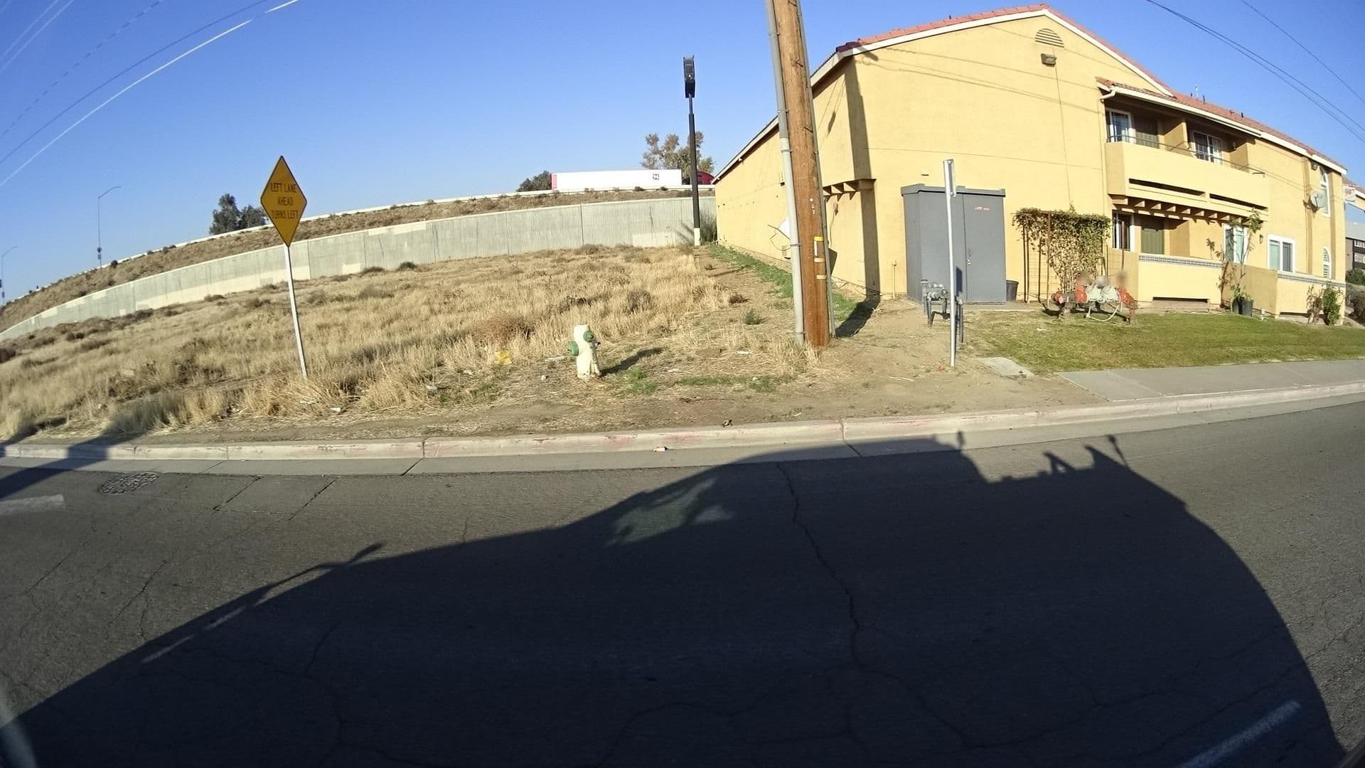 Street view near Rodeway Inn, Delano — © marker_geo (CC BY-SA · Mapillary)