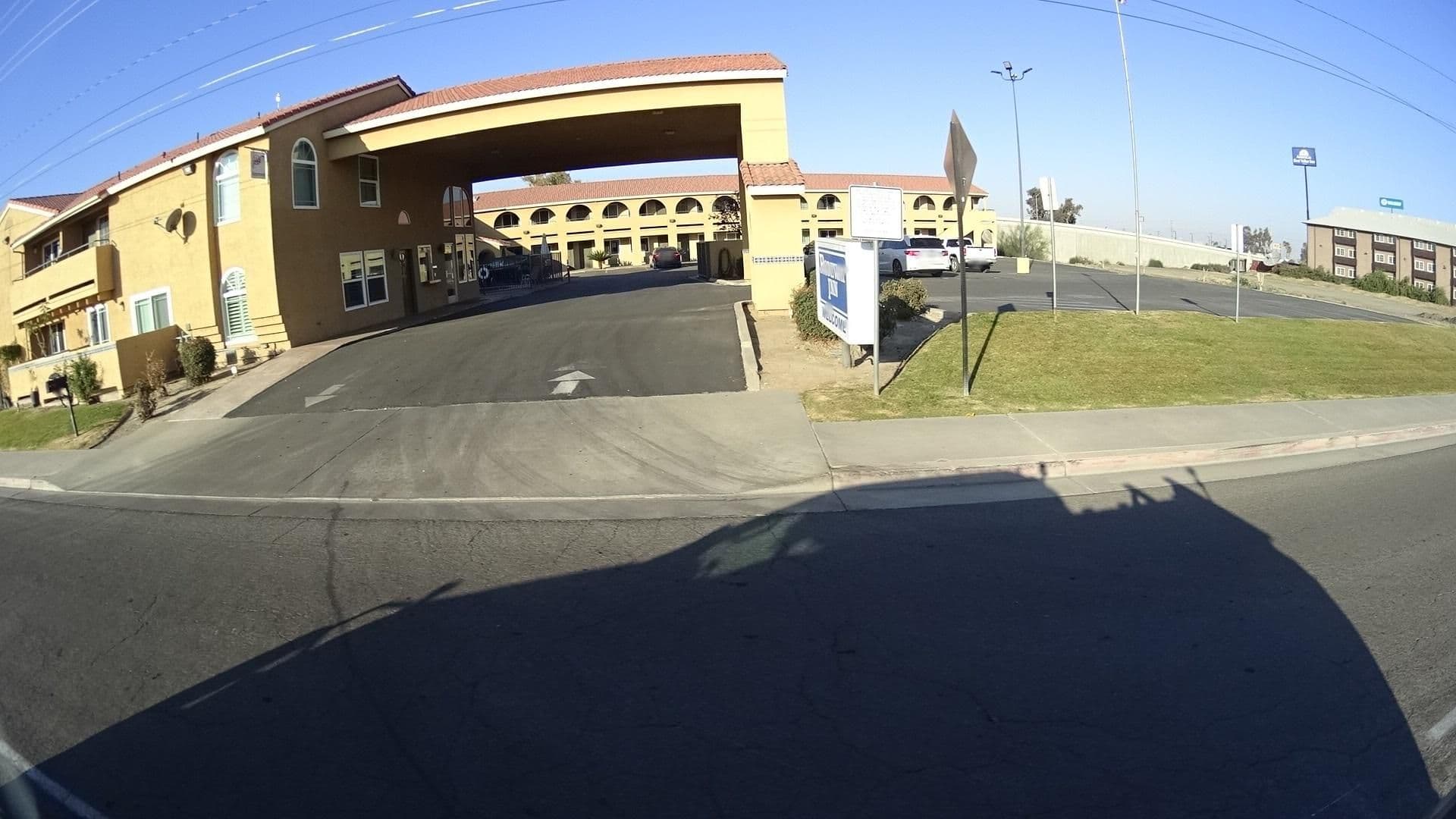 Street view near Choice Hotels, Delano — © marker_geo (CC BY-SA · Mapillary)