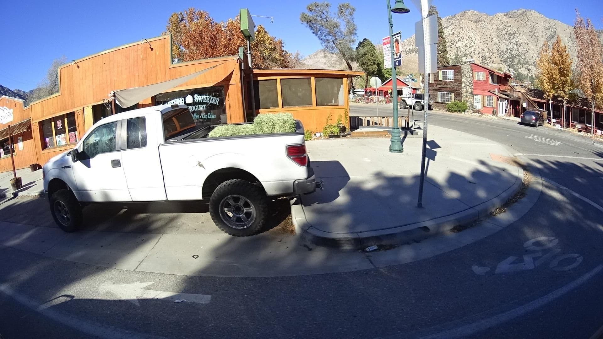 Street view near River View Lodge, Kernville — © marker_geo (CC BY-SA · Mapillary)