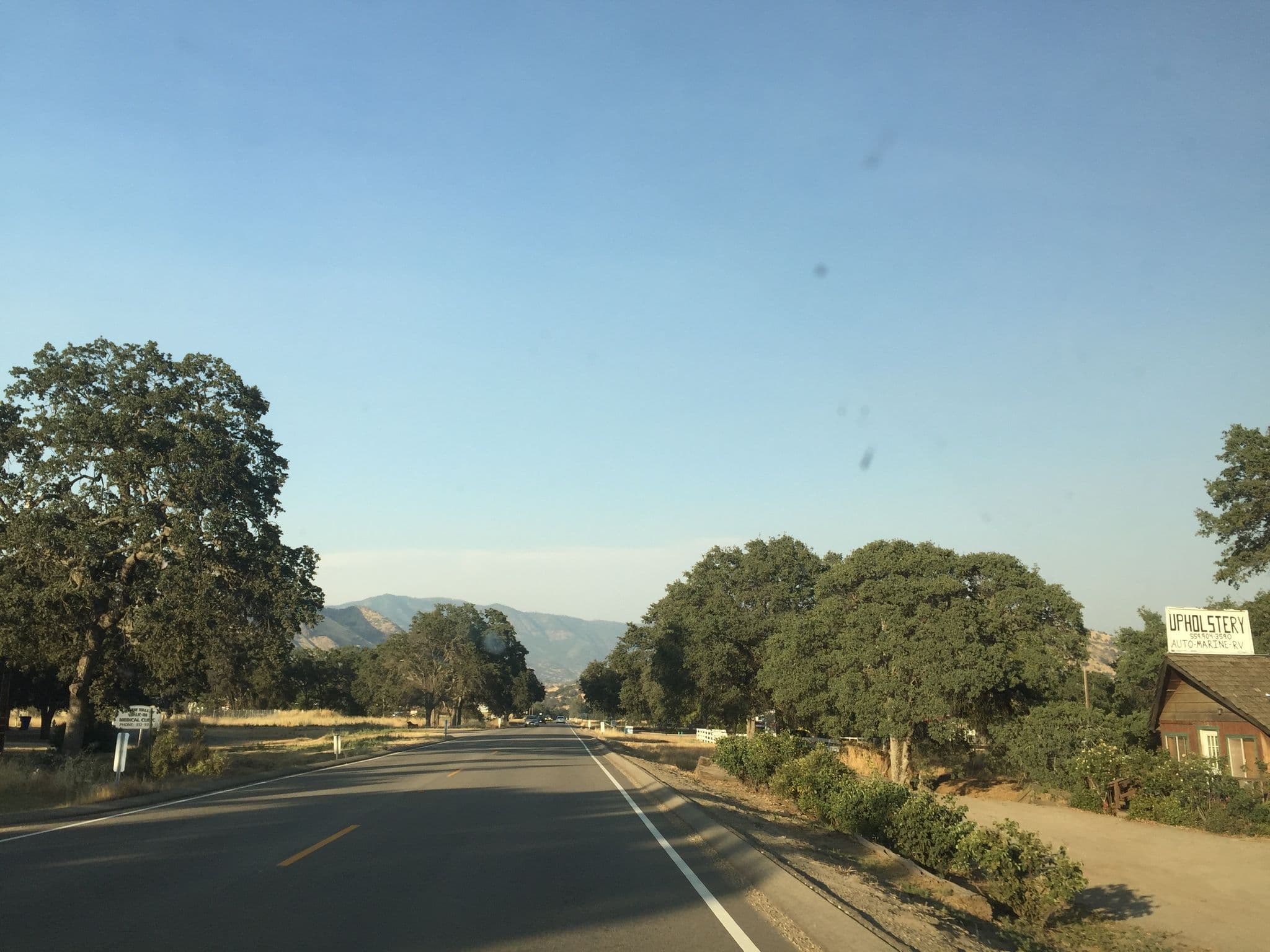 Street view near Squaw valley motel, Yokuts Valley — © teemsaj (CC BY-SA · Mapillary)