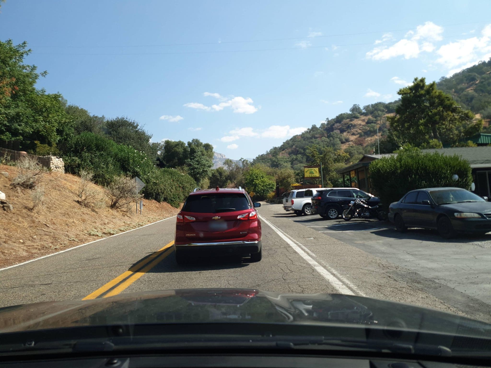 Street view near The Gateway Restaurant & Lodge, Woodlake — © yannakis (CC BY-SA · Mapillary)
