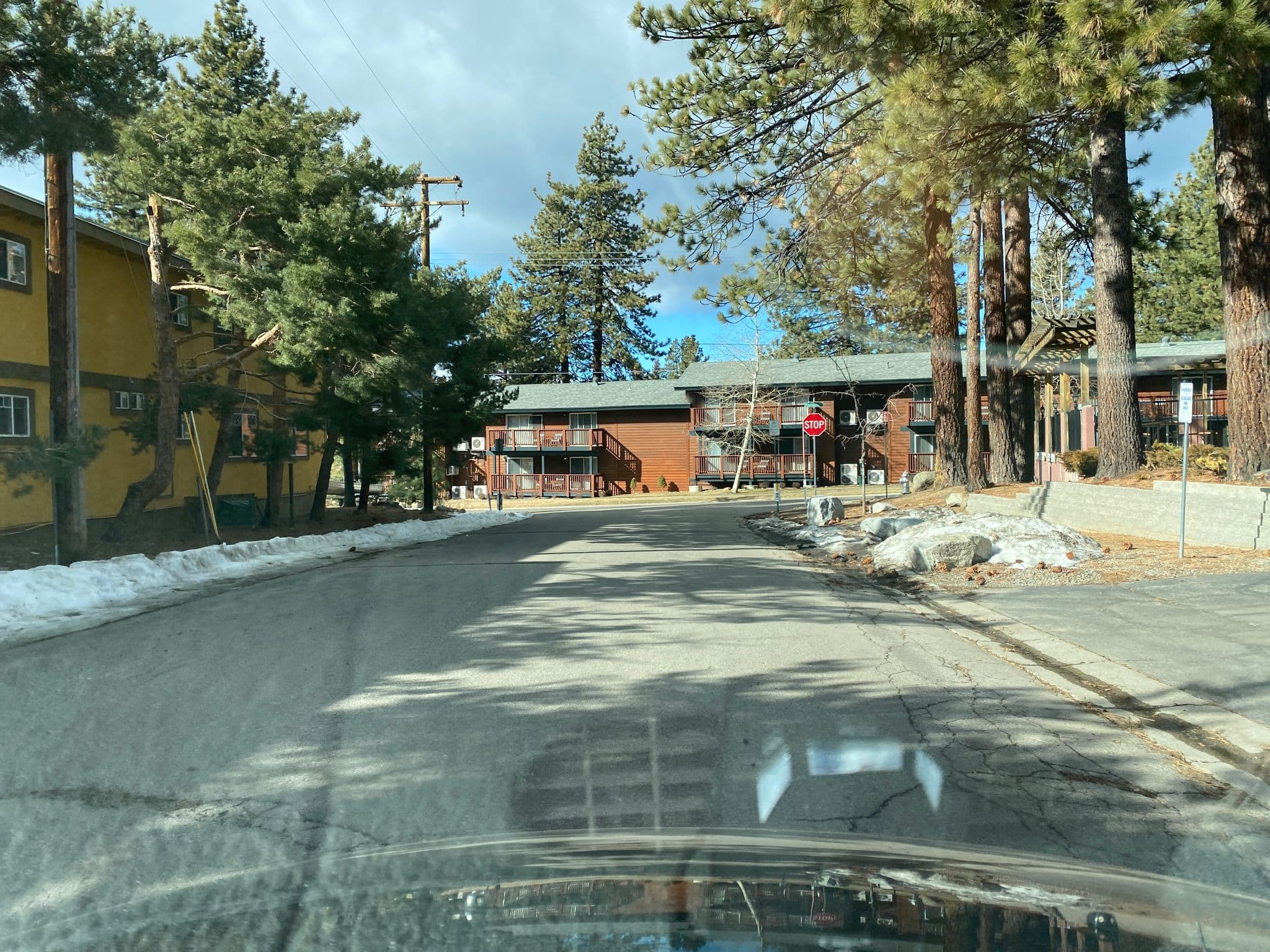 Street view near The Moose & Maple Lodge, Kingsbury — © brian7760 (CC BY-SA · Mapillary)