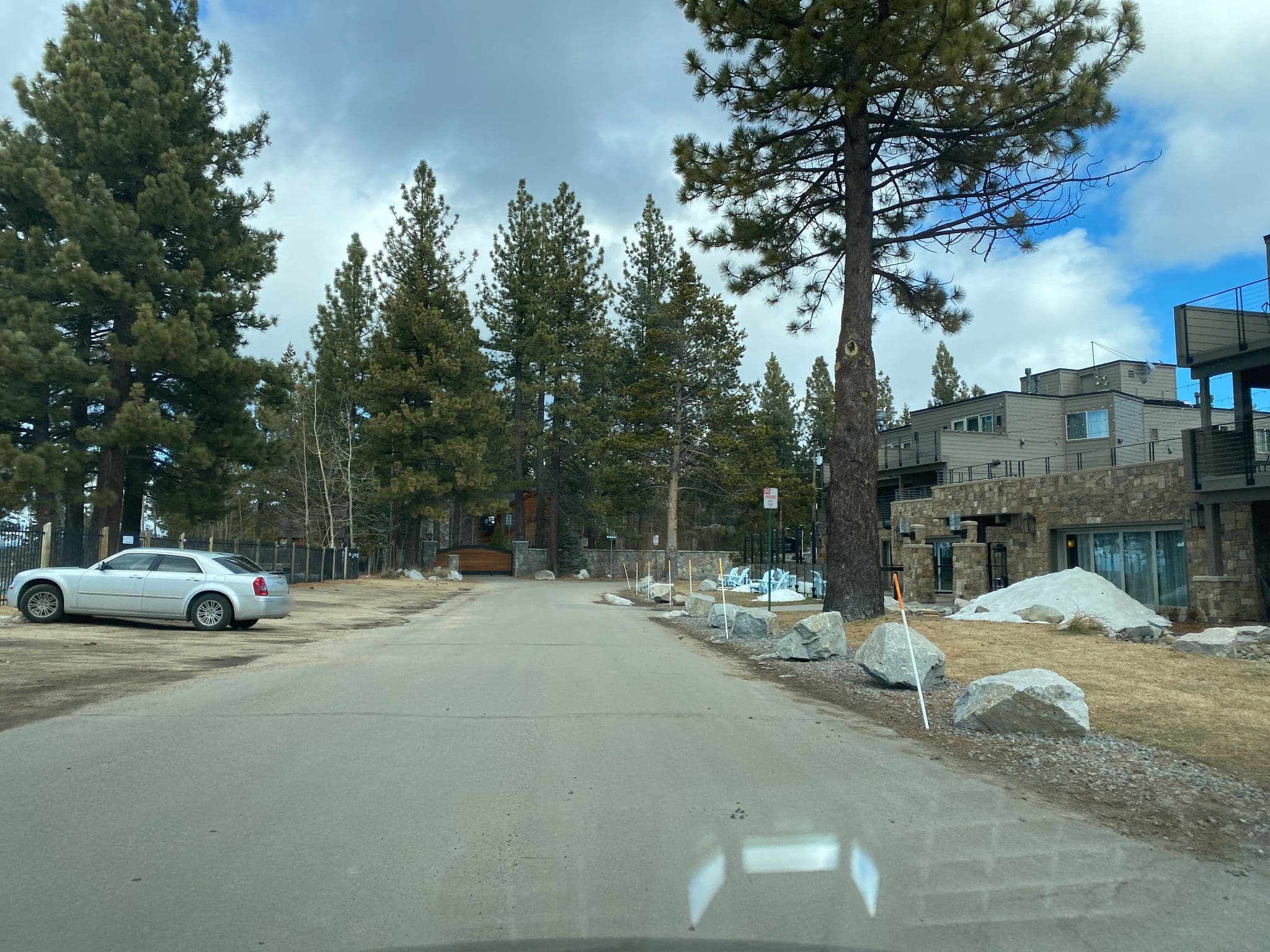 Street view near The Landing Resort and Spa, Kingsbury — © brian7760 (CC BY-SA · Mapillary)
