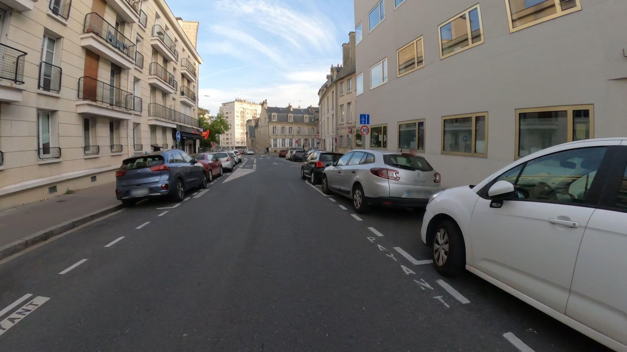 Street view near Hôtel François d'O, Caen — © Nzau (CC BY-SA · Mapillary)