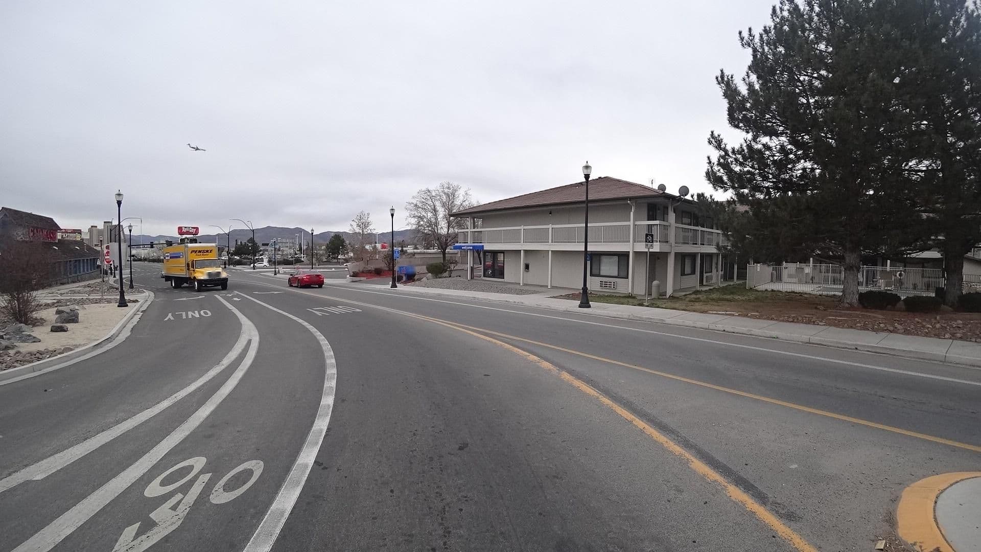Street view near Motel 6, Sparks — © marker_geo (CC BY-SA · Mapillary)