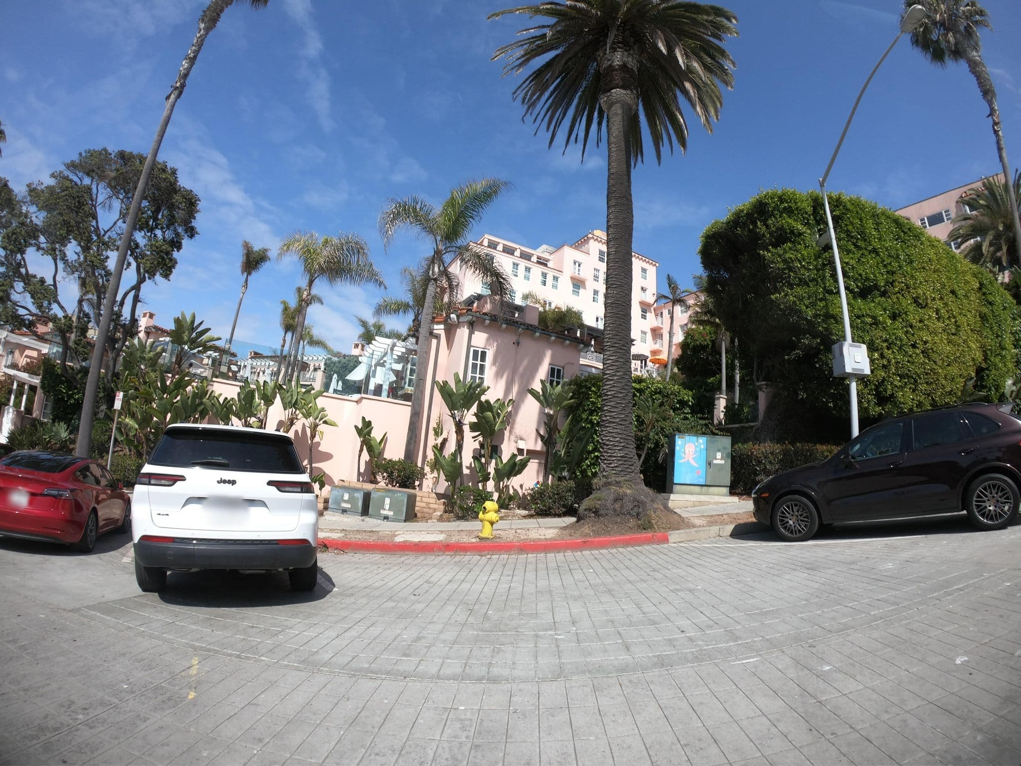 Street view near La Valencia Hotel, La Jolla — © roadgeek_md99 (CC BY-SA · Mapillary)