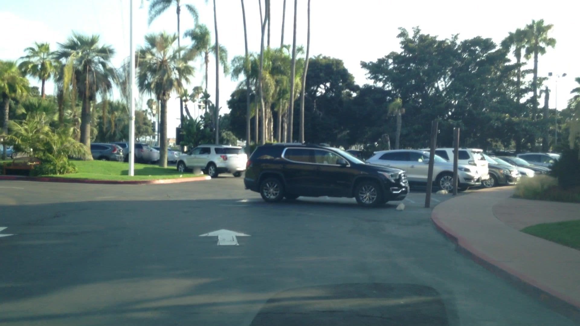 Street view near Bahia Resort Hotel - San Diego, La Jolla — © lvl5 (CC BY-SA · Mapillary)